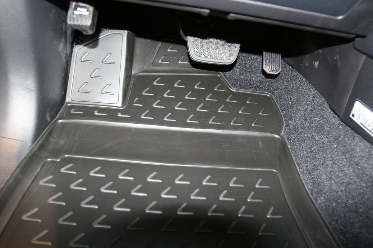 Коврики 3D в салон LEXUS GX460 02/2010->, 5 шт. (полиуретан)NLC.3D.29.12.210k Коврики 3D в салон LEXUS GX460 02/2010->, 5 шт. (полиуретан)NLC.3D.29.12.210kКоврики в салон не только улучшат внешний вид салона вашего автомобиля, но и надежно уберегут его от пыли, грязи и сырости, а значит, защитят кузов от коррозии. Полиуретановые коврики для автомобиля гладкие, приятные и не пропускают влагу. Автомобильные коврики в салон учитывают все особенности каждой модели и полностью повторяют контуры пола. Благодаря этому их не нужно будет подгибать или обрезать. И самое главное — они не будут мешать педалям.Полиуретановые автомобильные коврики для салона произведены из высококачественного материала, который держит форму и не пачкает обувь. К тому же, этот материал очень прочный (его, к примеру, не получится проткнуть каблуком).Некоторые автоковрики становятся источником неприятного запаха в автомобиле. С полиуретановыми ковриками Novline вы можете этого не бояться.Ковры для автомобилей надежно крепятся на полу и не скользят, что очень важно во время движения, особенно для водителя.Автоковры из полиуретана надежно удерживают грязь и влагу, при этом всегда выглядят довольно опрятно. И чистятся они очень просто: как при помощи автомобильного пылесоса, так и различными моющими средствами.