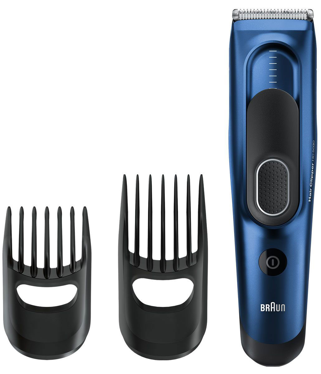 Braun HC 5030 машинка для стрижки волос81519167 Braun HC 5030 машинка для стрижки волос81519167Машинка для стрижки волос Braun HC 5030 с 17 настройками длины позволяет создать любой образ и стрижку. Два регулируемых направляющих гребня позволяют создать прическу твоей мечты. Малый гребень охватывает длину от 3 до 24 мм, большой — от 14 до 35 мм.Разработана для работы в беспроводном или проводном режиме:Машинка для стрижки волос Braun работает от двойного аккумулятора. Два Ni-MH аккумулятора полностью заряжаются за 8 часов, гарантируя 40 минут беспроводной работы. Для обеспечения непрерывной работы просто подключи ее к питанию.Запоминает настройки нужной длины - для идеальных результатов в любое время:Умная функция Memory SafetyLock запоминает и записывает последние использованные настройки длины даже после удаления насадки.Надежный захват для точного управления:Прорезиненная зона захвата для комфортного и надежного использования.Сверхострые лезвия для точной стрижки:Лезвия машинок для стрижки волос Braun спроектированы для сохранения остроты надолго. Это обеспечивает необходимую точность для создания прически твоей мечты.Полностью моющийся:Машинка для стрижки волос Braun полностью моющаяся - легкость очистки под проточной водой.Автоматическая настройка напряжения в любой стране мира:Машинка для стрижки волос Braun автоматически приспосабливается к любому напряжению от 100 до 240 В. Это делает ее идеальным спутником в поездках.