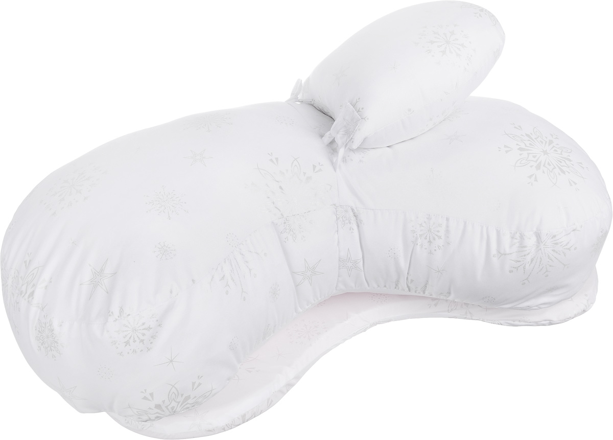 Подушка для кормящих Smart Textile Мамина радость, с наволочкой, наполнитель: искуственный лебяжий пух, 66 х 34 х 36 смMR01 Подушка для кормящих Smart Textile Мамина радость, с наволочкой, наполнитель: искуственный лебяжий пух, 66 х 34 х 36 смMR01Подушка Smart Textile Мамина радость специально предназначена для использования во время кормления младенцев с рождения до 6 месяцев. Чехлы выполнены из высококачественного плотного материала тик (100% хлопок) и закрываются на застежку-молнию. Наполнитель изготовлен из гипоаллергенного искусственного лебяжьего пуха. Подушка состоит из трех частей, что позволяет подстроить ее индивидуально. Она имеет оптимальную высоту при кормлении сидя, что разгружает поясничный и шейный отделы от нагрузки, снижает нагрузку на мышцы рук и ног, прилагая минимум усилий. Особенно актуально это для женщин после кесарева сечения. Такая подушка станет находкой для молодой мамочки. Ее можно использовать не только во время кормления, но и для развития ребенка. Когда он лежит на животике, укрепляется мускулатура спины и рук. С самого рождения мама может использовать плоский матрасик для грудничков, на нем маленький ребенок при необходимости может лежать ровно, а также помогает малышу бодрствовать во время кормления. В комплект входит приятная на ощупь наволочка из натуральной хлопчатобумажной ткани с ярким рисунком. Подушка упакована в сумку-чехол на застежке-молнии с ручками для комфортной переноски и хранения.Рекомендации по уходу:- Хранить при t° от 0 до +25°C и влажности не более 60%,- Стирка запрещена,- Нельзя отбеливать,- Не гладить,- Химчистка только с использованием углеводорода, хлорного этилена,- Сушить на горизонтальной поверхности. Материал чехла: тик (100% хлопок). Материал наполнителя: искусственный лебяжий пух. Общий размер подушки: 66 х 34 х 36 см. Размер плоского матраса: 66 х 32 х 2,5 см. Размер большой подушки: 66 х 34 х 22,5 см. Размер малой подушки: 29 х 21 х 11 см.