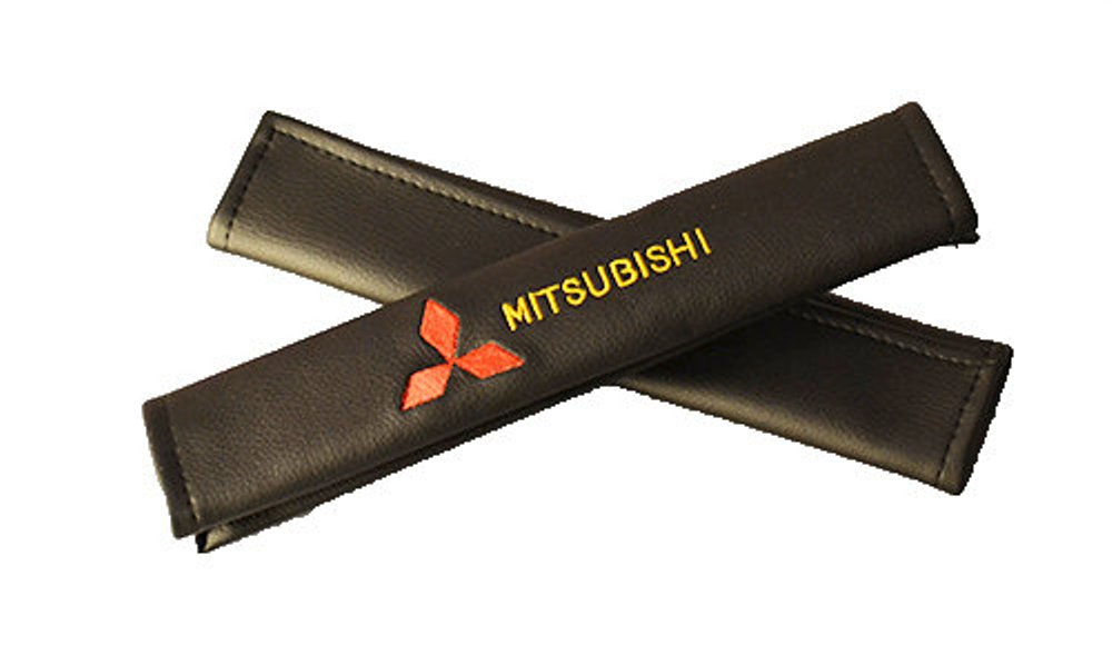 Накладки на ремень безопасности Auto Premium Mitsubishi, 2 шт67008 Накладки на ремень безопасности Auto Premium Mitsubishi, 2 шт67008Накладка Auto Premium Mitsubishi легко закрепляется на ремне безопасности и решает ряд назойливых проблем. Ремень больше не натрет плечо, благодаря тому, что изделие выполнено из мягкой экокожи и не мешает движению ремня. Накладка позволит защитить вашу одежду от следов ремня безопасности. В жаркую погоду в местах соприкосновения с ремнем кожа не будет потеть, так как накладка выполнена из дышащего материала.