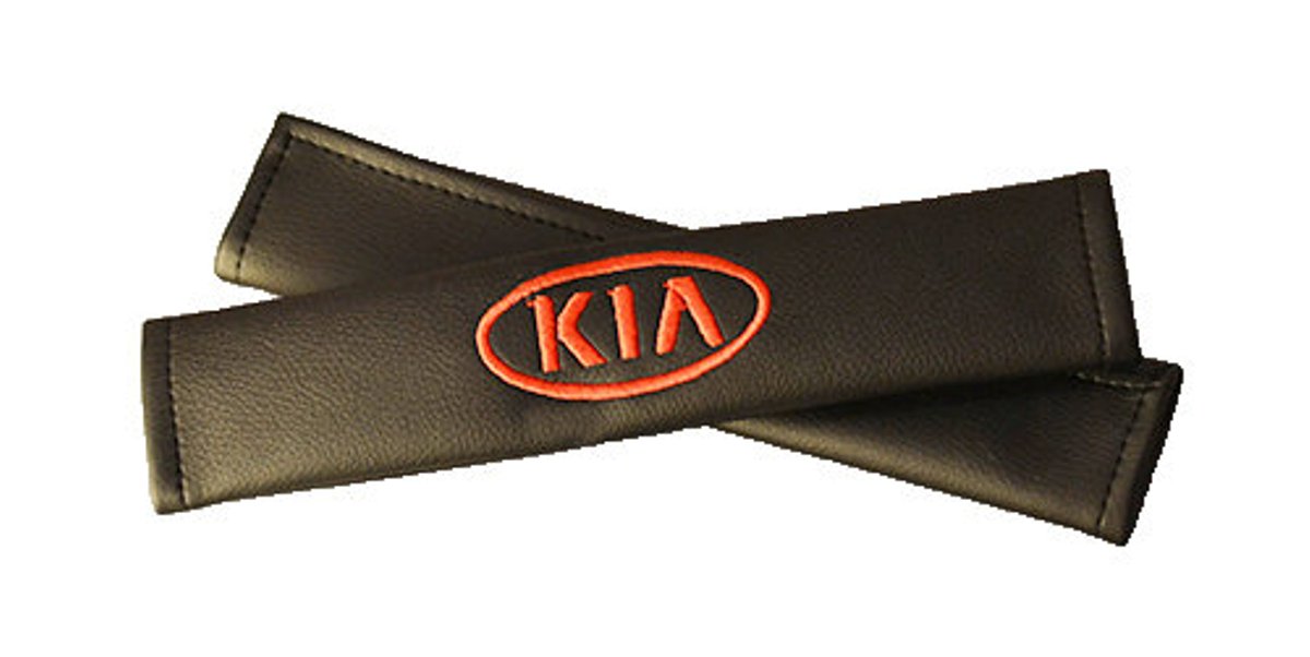 Накладки на ремень безопасности Auto Premium KIA, 2 шт67015 Накладки на ремень безопасности Auto Premium KIA, 2 шт67015Накладка Auto Premium KIA легко закрепляется на ремне безопасности и решает ряд назойливых проблем. Ремень больше не натрет плечо, благодаря тому, что изделие выполнено из мягкой экокожи и не мешает движению ремня. Накладка позволит защитить вашу одежду от следов ремня безопасности. В жаркую погоду в местах соприкосновения с ремнем кожа не будет потеть, так как накладка выполнена из дышащего материала.