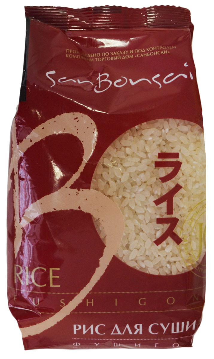 SanBonsai Fushigon рис для суши, 450 г8271 SanBonsai Fushigon рис для суши, 450 г8271В странах Юго-Восточной Азии и Китае рис является национальным продуктом питания. Основой сорт риса, который там выращивают и потребляют - фушигон. Особенность его приготовления заключается в том, что рис варят на пустой воде без добавления соли, специй или масла. И только при подаче на стол или готовке блюда с использованием риса, добавляют различные соусы на основе сои и, как правило, кунжут. Как сложный углевод, рис дает большое количество энергии на долгий промежуток времени. Рис для суши SanBonsai Fushigon Экстра сорта фушигон отличается повышенной клейкостью в вареном виде, что позволяет с легкостью придать ему желаемую форму. Фушигон используют не только для приготовления роллов и суши, но и для всех блюд Юго-Восточной Азии и Китая.