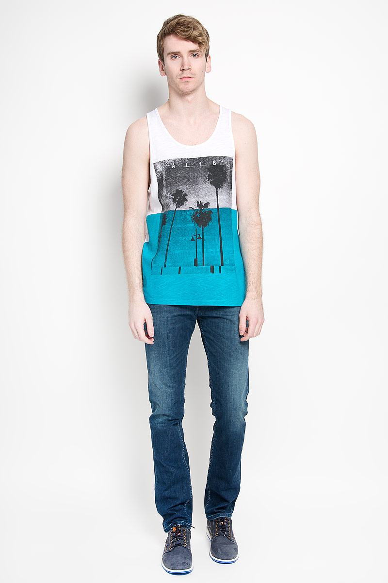 Майка мужская Broadway Singlet Franco, цвет: белый, бирюзовый, черный. 20100186 00E. Размер M (48)20100186 00E Майка мужская Broadway Singlet Franco, цвет: белый, бирюзовый, черный. 20100186 00E. Размер M (48)20100186 00EСтильная мужская майка Broadway Singlet Franco, выполненная из высококачественного хлопка, обладает высокой теплопроводностью, воздухопроницаемостью и гигроскопичностью, позволяет коже дышать. Модель с круглым вырезом горловины оформлена оригинальным принтом. Спинка модели немного удлинена. По боковым швам снизу имеются небольшие разрезы.Модный дизайн и безукоризненное качество. В такой майке вы будете чувствовать себя уверенно и комфортно.