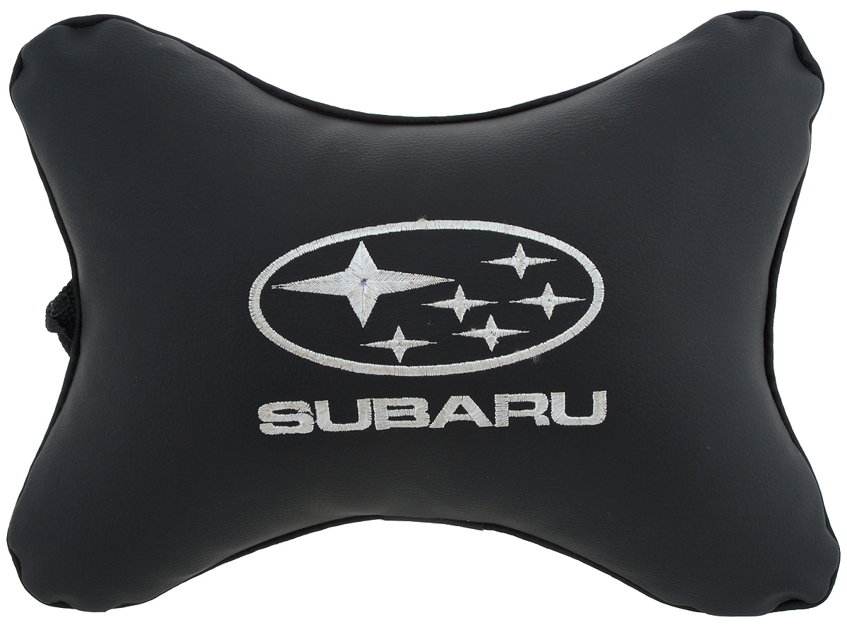 Подушка автомобильная Autoparts Subaru, на подголовник, цвет: черный, белый, 30 х 20 смМ37 Подушка автомобильная Autoparts Subaru, на подголовник, цвет: черный, белый, 30 х 20 смМ37Автомобильная подушка Autoparts Subaru, выполненная из эко-кожи с мягким наполнителем из холлофайбера, снимает усталость с шейных мышц, обеспечивает правильное положение головы и амортизирует нагрузки на шейные позвонки при резком маневрировании. Ее можно зафиксировать на подголовнике с помощью регулируемого по длине ремня. На изделии имеется молния, с помощью которой вы с легкостью сможете поменять наполнитель. Если ваши пассажиры захотят вздремнуть, то подушка под голову окажется очень кстати и поможет расслабиться.