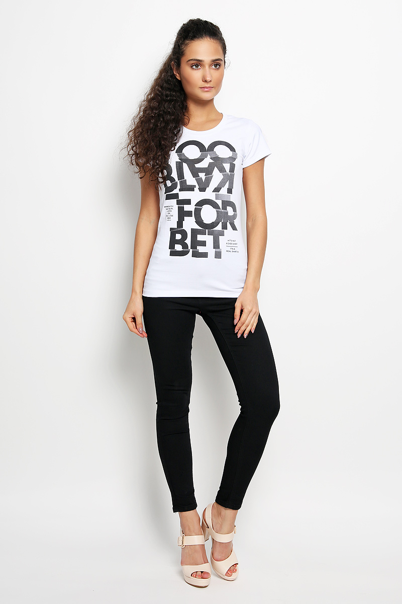 Футболка женская Rocawear, цвет: белый, черный, серый. R031505. Размер XS (42)R031505 Футболка женская Rocawear, цвет: белый, черный, серый. R031505. Размер XS (42)R031505Женская футболка Rocawear, выполненная из эластичного хлопка, поможет создать отличный современный образ. Материал очень мягкий и приятный на ощупь, не сковывает движения и хорошо вентилируется. Футболка с круглым вырезом горловины и короткими рукавами имеет слегка приталенный силуэт. Вырез горловины дополнен трикотажной резинкой. Оформлена модель принтовыми надписями контрастного цвета.Стильный дизайн и высокое качество исполнения принесут удовольствие от покупки и подарят отличное настроение!