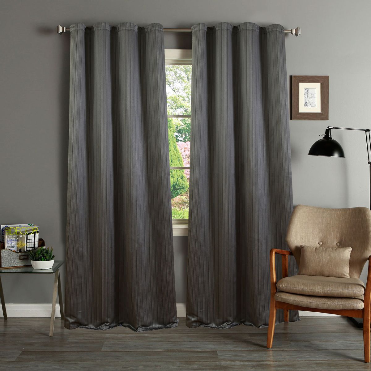 Штора Garden, на ленте, цвет: серый, высота 260 см. С 535593 V12С 535593 V12 Штора Garden, на ленте, цвет: серый, высота 260 см. С 535593 V12С 535593 V12Garden – это универсальная и интересная серия домашних штор для яркого и стильного оформления окон и создания особенной уютной атмосферы. Эта штора великолепно смотрится как одна, так и в паре, в комбинации с нежной тюлевой занавеской, собранная на подхваты и свободно ниспадающая естественными складками. Такая штора, изготовленная из плотного жаккарда, долговечна и не боится стирок, не сминается, не теряет своего блеска и яркости красок.Пропускает около 40% света.