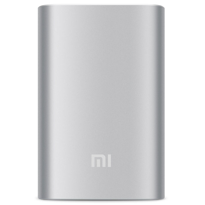 Xiaomi Mi Power Bank, Silver внешний аккумулятор (10000 мАч)NDY-02-AN Xiaomi Mi Power Bank, Silver внешний аккумулятор (10000 мАч)NDY-02-ANМиниатюрный размер портативного аккумулятора Xiaomi при электроемкости в 10000 мАч стал возможен благодаря применению новейших научно-технических разработок в области источников питания. В качестве основы данного аккумулятора использованы оригинальные элементы питания повышенной емкости от ведущих мировых производителей, таких как Panasonic и LG. Максимальная плотность энергии может достигать 735 Вт/ч. Плата защиты от всемирно известной компании по разработке аналоговых полупроводниковых микросхем Monilithic Power Systems (MPS) не только обеспечивает 9-ти контурную защиту, но и повышает эффективность заряда/разряда. Данная микросхема не только обеспечивает безопасность, но и эффективно повышает коэффициент передачи заряда, стабилизирует напряжение при разряде, а также содержит резистивно-емкостные элементы. В отличие от обычных портативных источников питания, аккумулятор Xiaomi заряжает лучше и обладает большей долговечностью.Благодаря функции автоматической регулировки выходной мощности портативный аккумулятор Xiaomi подходит для подзарядки различных устройств. Идеально совместим со смартфонами и планшетами брендов Xiaomi, Iphone, Samsung, HTC, Google, Blackberryи т.д., а также с некоторыми моделями цифровых фотокамер и портативных игровых приставок. В изготовлении корпуса используется высокоточный станок с ЧПУ. Программа разработана таким образом, что корпус устройства производится из одного монолитного металлического листа. Корпус отличается высокой прочностью и ударостойкостью, обладает антиконденсатными и антикоррозийными свойствами, поэтому его удобно брать с собой всегда и везде.