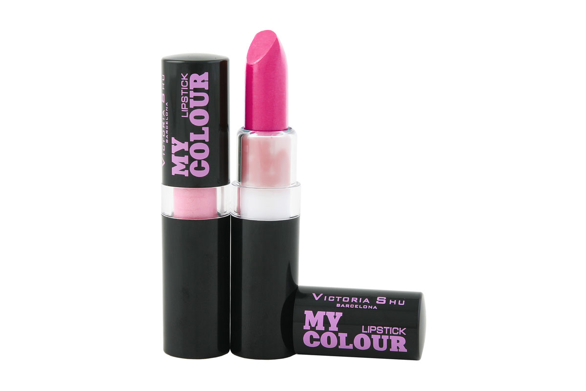 Victoria Shu Губная помада My Colour № 343883V15463 Victoria Shu Губная помада My Colour № 343883V15463Новая восковая формула помады не содержит парфюмерных отдушек и обеспечивает комфортное. Абрикосовое масло увлажняет и питает,а воски интенсивно и бережно ухаживают за нежной кожей губ. Интенсивное увлажнение.