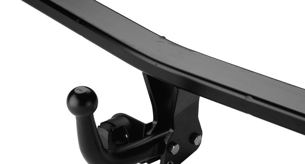 Фаркоп Bosal, для Land Rover Freelander II 2007-2012, без электрики7351-A Фаркоп Bosal, для Land Rover Freelander II 2007-2012, без электрики7351-AФаркоп Bosal предназначен для крепления к автомобилю Land Rover Freelander II. Тип фаркопа А - это съемный кованый шар с 2 отверстиями. Стандартный шар на двух болтах - это практичный и наиболее используемый вариант. Шар крепится с помощью болтов, что дает возможность при необходимости снять его. Допустимая горизонтальная нагрузка: 1500 кг, вертикальная: 50 кг.