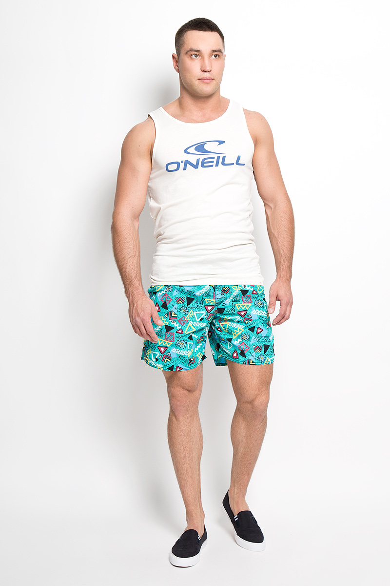 Шорты мужские ONeill, цвет: бирюзовый. 603222-6900. Размер XL (52)603222-6900 Шорты мужские ONeill, цвет: бирюзовый. 603222-6900. Размер XL (52)603222-6900Мужские летние шорты ONeill станут отличным дополнением к вашему спортивному гардеробу. Они выполнены из полиамида и имеют подкладку из полиэстера, благодаря чему удобно сидят, обладают высокой износостойкостью, быстро сохнут и превосходно отводят влагу от тела, оставляя кожу сухой.Модель дополнена широкой эластичной резинкой на поясе. Объем талии регулируется при помощи шнурка-кулиски в поясе. Шорты дополнены двумя втачными карманами на липучках спереди и одним накладным карманом сзади, закрывающимся на клапан с кнопкой и липучкой. Шорты оформлены оригинальным геометрическим принтом и украшены имитацией ширинки. Изделие оснащено сетчатой несъемной вставкой в виде трусов-слипов.Эти модные свободные шорты идеально подойдут для повседневной носки, а также бега, фитнеса и других спортивных упражнений. В них вы всегда будете чувствовать себя уверенно и комфортно.