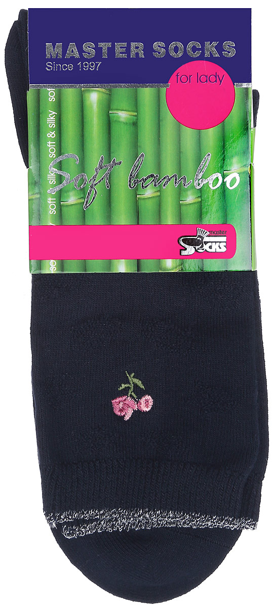Носки женские Master Socks, цвет: темно-синий. 85608. Размер 2385608 Носки женские Master Socks, цвет: темно-синий. 85608. Размер 2385608Удобные носки Master Socks, изготовленные из высококачественного комбинированного материала, очень мягкие и приятные на ощупь, позволяют коже дышать.Эластичная резинка плотно облегает ногу, не сдавливая ее, обеспечивая комфорт и удобство. Носки дополнены полупрозрачным орнаментом и оформлены вышивкой в виде цветка.Практичные и комфортные носки великолепно подойдут к любой вашей обуви.