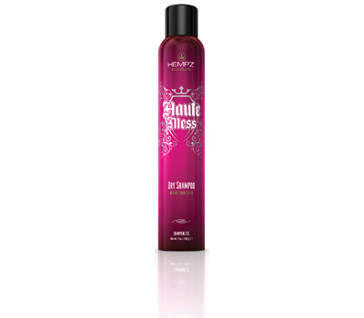 Hempz Сухой шампунь Dry Shampoo 198 г676280019065 Hempz Сухой шампунь Dry Shampoo 198 г676280019065Сухой шампунь Hempz Dry Shampoo серии Haute Mess позволяет привести в порядок волосы всего за считанные минуты. Формула шампуня, основанная на натуральных растительных компонентах, эффективно проводит экспресс-очищение, устраняя сальную пленку и грязевой налет с поверхности волосяных волокон.Продукты секреции и частички грязи «упаковываются» в гранулы, а затем легко удаляются во время расчесывания. Dry Shampoo не содержит в своем составе глютенов и парабенов.