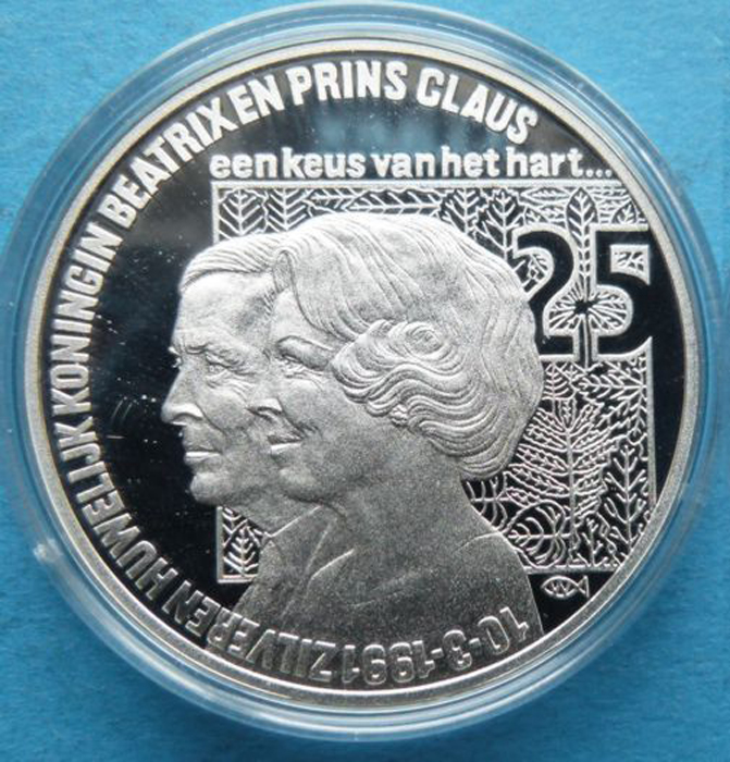 Монета 25 экю. Cеребряная свадьба королевы Беатрикс и принца Клауса. Нидерланды, 1991 год (Proof)