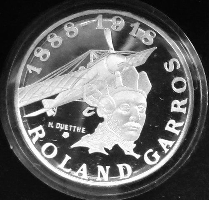Монета 10 франков. 100 лет со дня рождения Ролана Гарроса. Белый металл. С сертификатом. Франция, 1988 год (Proof)