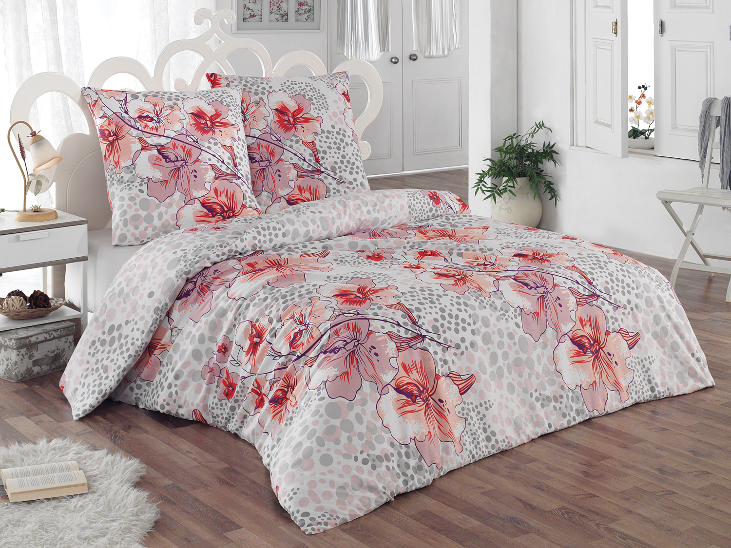 Комплект белья Tete-a-Tete Classic Катрина, 1,5-спальный, наволочки 70х70. К-8068п + ПОДАРОК: Простыня ЭГО, 150 х 220 смК-8068п Комплект белья Tete-a-Tete Classic Катрина, 1,5-спальный, наволочки 70х70. К-8068п + ПОДАРОК: Простыня ЭГО, 150 х 220 смК-8068пКомплект белья Tete-a-Tete Classic Катрина является экологически безопасным для всей семьи, так каквыполнен из бязи (100% натурального хлопка). Комплект состоит из пододеяльника, простыни и двух наволочек.Постельное белье имеет изысканный внешний вид, яркую цветовую гамму и оригинальный рисунок. Гладкая структура делает ткань приятной на ощупь, мягкой и нежной, при этом она прочная и хорошо сохраняетформу. Ткань легко гладится, не линяет и не садится. Благодаря особой плотности ткани и отличному качествубелье выдерживает в 5 раз больше стирок. Комплект постельного белья Tete-a-Tete Classic Катрина станет отличным дополнением вашего интерьера иподарит гармоничный сон. Простыня ЭГО выполнена из бязи (натурального хлопка) высокого качества, оформленной принтом в полоску.Экологически чистый материал обеспечивает высокую гигиеничность простыни.Выбрав простыню нужнойвам расцветки, вы можете легко комбинировать ее с различным постельным бельем.Размер простыни ЭГО: 150 х 220 см.