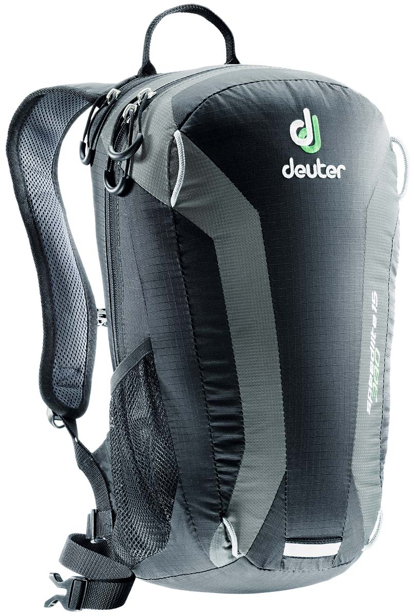 Рюкзак Deuter Speed lite 15, цвет: черный, темно-серый, 15 л33111_7410 Рюкзак Deuter Speed lite 15, цвет: черный, темно-серый, 15 л33111_7410Сверхлегкий спортивный рюкзак Deuter Speed lite 15 для быстроногих атлетов. Вы почти не почувствуете его вес во время гонок по горам, соревнований, велосипедных марафонов, катаясь на равнинных лыжах, и даже просто догоняя уходящий автобус, эргономичные плечевые лямки целиком выполнены из объемной дышащей сетки 3D Air,Mesh для экономии веса. Оригинальная V-образная форма обеспечивает максимальную свободу движений и размещает нагрузку именно там, где она должна быть, между плеч. Молнии с удобными петлями для пальцев на замках, передний карман, усиленное дно, отражатель 3М, боковые сетчатые карманы позволяют легко достать калорийное питание или флягу с питьем.