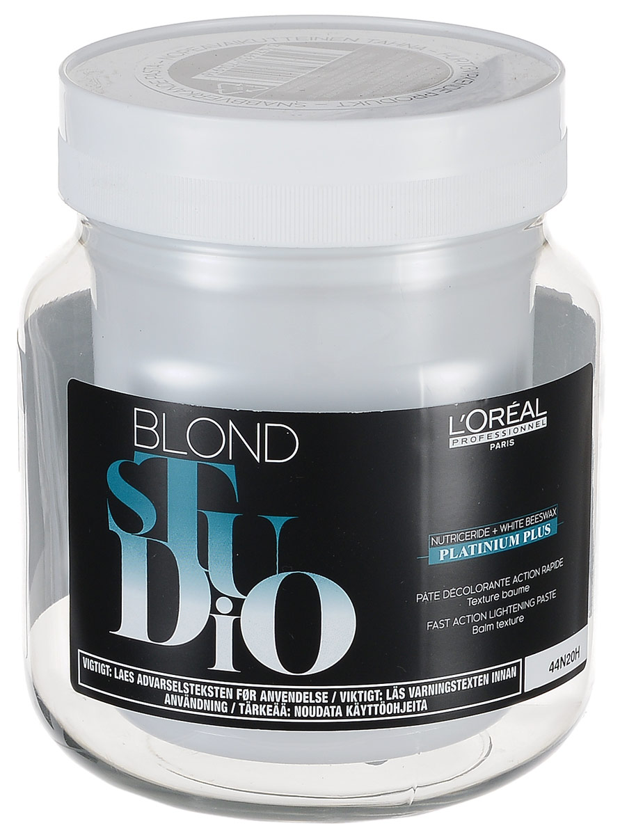 LOreal Professionnel Обесцвечивающая паста Platinum Plus, 500 гE0704916/1567 LOreal Professionnel Обесцвечивающая паста Platinum Plus, 500 гE0704916/1567Oreal Professionnel Platinum Plus Обесцвечивающая паста имеет голубой оттенок, но великолепно обесцвечивает волос. В состав пасты входит аммиак, это следует учитывать при использовании с другими средствами. Содержит запатентованный компонент Нутрицерид, а также белый пчелиный воск, благодаря которым достигается максимальное обесцвечивание волос с минимальным повреждением. Воск ухаживает за волосами, обволакивает их защитной пленкой, делая их мягкими и шелковистыми.Нутрицерид отлично сохраняет липидный баланс структуры волос. Паста подходит для окрашенных, толстых и темных волос.Кремообразная консистенция пасты делает ее удобной в использовании, а отсутствие летучести препарата гарантирует его безопасность.