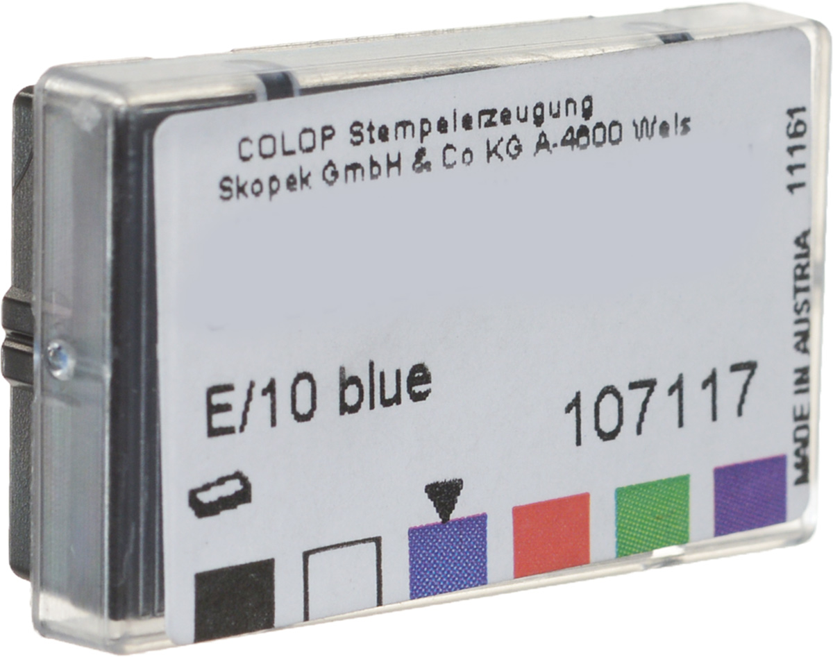 Colop Сменная штемпельная подушка E/10 цвет синийE/10c Colop Сменная штемпельная подушка E/10 цвет синийE/10cСменная штемпельная подушка Colop E/10 предназначена для продукции Colop. Произведена в Австрии с учетом требований российских и международных стандартов. Замена штемпельной подушки необходима при каждом изменении текста в штампе. Заправка штемпельной краской не рекомендуется. Гарантирует не менее 10 000 четких оттисков. Подходит для кода С23161, С31588, С21748, С23159, цвет краски - синий.