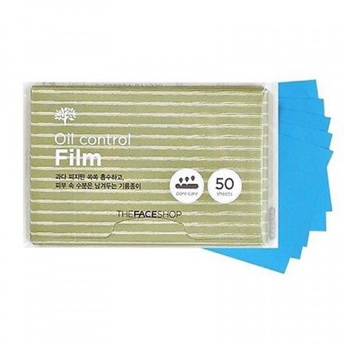 The Face Shop Beauty Tools Матирующие салфетки, 50 штУТ000001884 The Face Shop Beauty Tools Матирующие салфетки, 50 штУТ000001884Матирующие салфетки Oil control film от The Face Shop представляют собой микропористые плёночки с уникальной степенью поглощения. Эти матирующие салфетки помогут вам:абсорбировать излишек кожного сала;сделать лицо свежим и чистым;придать коже матовость;предотвратить закупоривание пор.The Face Shop Oil control film можно применять как до нанесения косметики, так и после – матирующие салфетки не испортят макияж. К тому же их очень удобно носить в вашей сумочке.