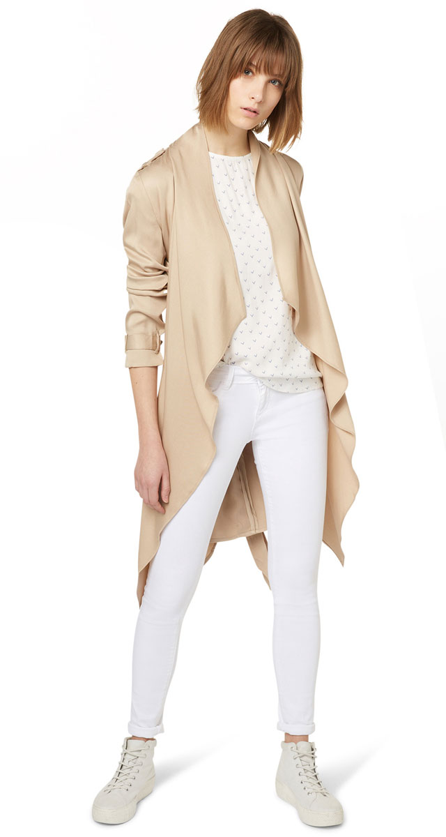 Кардиган женский Tom Tailor Denim, цвет: бежевый. 3820853.00.71_8596. Размер M (46)3820853.00.71_8596 Кардиган женский Tom Tailor Denim, цвет: бежевый. 3820853.00.71_8596. Размер M (46)3820853.00.71_8596Великолепный женский кардиган Tom Tailor Denim, выполненный из высококачественного материала, подчеркнет ваш уникальный стиль и поможет создать оригинальный женственный образ.Модель с воротником-шалью дополнена двумя прорезными карманами. Рукава дополнены декоративными ремешками с пряжками из пластика, фиксирующимися на шлевки. Спинка модели оформлена декоративным клапаном. На плечиках имеются хлястики на пуговицах. Кардиган дополнен поясом на талии.