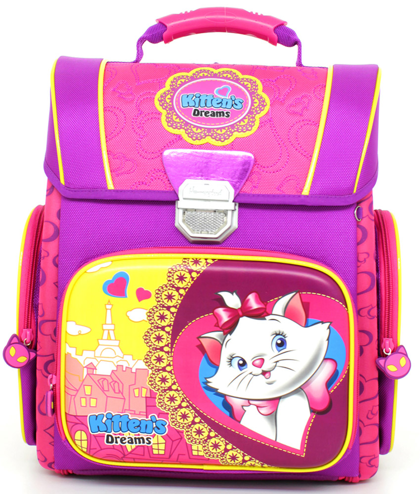 Hummingbird Ранец школьный Kittens DreamsS3 Hummingbird Ранец школьный Kittens DreamsS3Эргономичный школьный ранец с жесткой конструкцией Hummingbird Kittens Dreams выполнен из современного пористого EVA материала, отличающегося легкостью и долговечностью. Изделие оформлено изображением котенка и дополнено мягким брелоком в форме мишки, хлястики на бегунках молний выполнены в форме цветов.Ранец имеет одно основное отделение, закрывающееся сверху клапаном на металличекий замок и на застежку-молнию, расположенную на задней стенке (на спине). Ранец полностью раскладывается. Внутри главного отделения расположены: накладной сетчатый карман, два накладных кармана с жесткими стенками и резинкой-фиксатором, два накладных пластиковых кармашка. Пластиковые кармашки предназначены для расписания уроков и для вкладыша с адресом и ФИО владельца(вкладыши для заполнения идут в комплекте). На лицевой стороне ранца расположен накладной карман на молнии, который содержит: пять накладных кармашков для письменных принадлежностей и мелочей (один из кармашков сетчатый на молнии), карабин для ключей и карман для телефона на липучке. По бокам ранца размещены два дополнительных накладных кармана на молниях.Рельеф спинки ранца разработан с учетом особенности детского позвоночника.Ранец оснащен эргономичной ручкой для переноски, двумя широкими лямками, регулируемой длины, и петлей для подвешивания. Дно ранца выполнено из натуральной кожи и защищено пластиковыми ножками.В комплекте с изделием поставляется мешок для сменной обуви, выполненный в единой цветовой гамме с ранцем. Мешок оснащен сетчатой вставкой.Многофункциональный школьный ранец Hummingbird Kittens Dreams станет незаменимым спутником вашего ребенка в походах за знаниями.