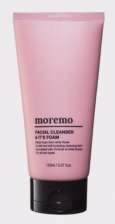 Moremo Очищающая пенка для лица, Its Foam, 150 мл8806050294398 Moremo Очищающая пенка для лица, Its Foam, 150 мл8806050294398Мягкое средство для бережного умывания, которое содержит экстракт мыльного дерева – натуральный очищающий компонент. В состав пенки входят производные компоненты кокосового масла, которые глубоко очищают кожу, удаляя остатки макияжа и грязь в порах, освежая кожу. Благодаря густой упругой пене средство для умывания не пересушивает кожу и не оставляет чувства стянутости. 10 экстрактов белых цветов увлажняют и наполняют кожу жизненной силой, смягчая и придавая ей здоровое сияние. Основные компоненты (10 экстрактов белых цветов): экстракт цветов магнолии кобус, экстракт цветов жасмина, экстракт цветов ромашки, экстракт цветов абрикоса, экстракт цветов бузины черной, экстракт цветов лотоса, экстракт цветов ландыша, экстракт цветов белой акации, экстракт цветов гиацинта, экстракт цветов жимолости