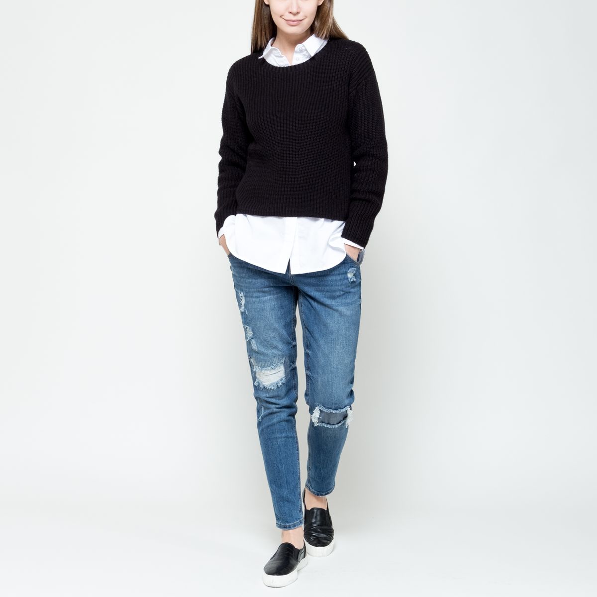 Джемпер женский Sela Casual, цвет: черный. JR-314/1150-6332. Размер XL (50)JR-314/1150-6332 Джемпер женский Sela Casual, цвет: черный. JR-314/1150-6332. Размер XL (50)JR-314/1150-6332Женский укороченный джемпер Sela Casual выполнен из акрила с добавлением хлопка. Модель с круглым вырезом горловины и длинными рукавами. Вырез горловины, низ рукавов и низ изделия связаны резинкой.