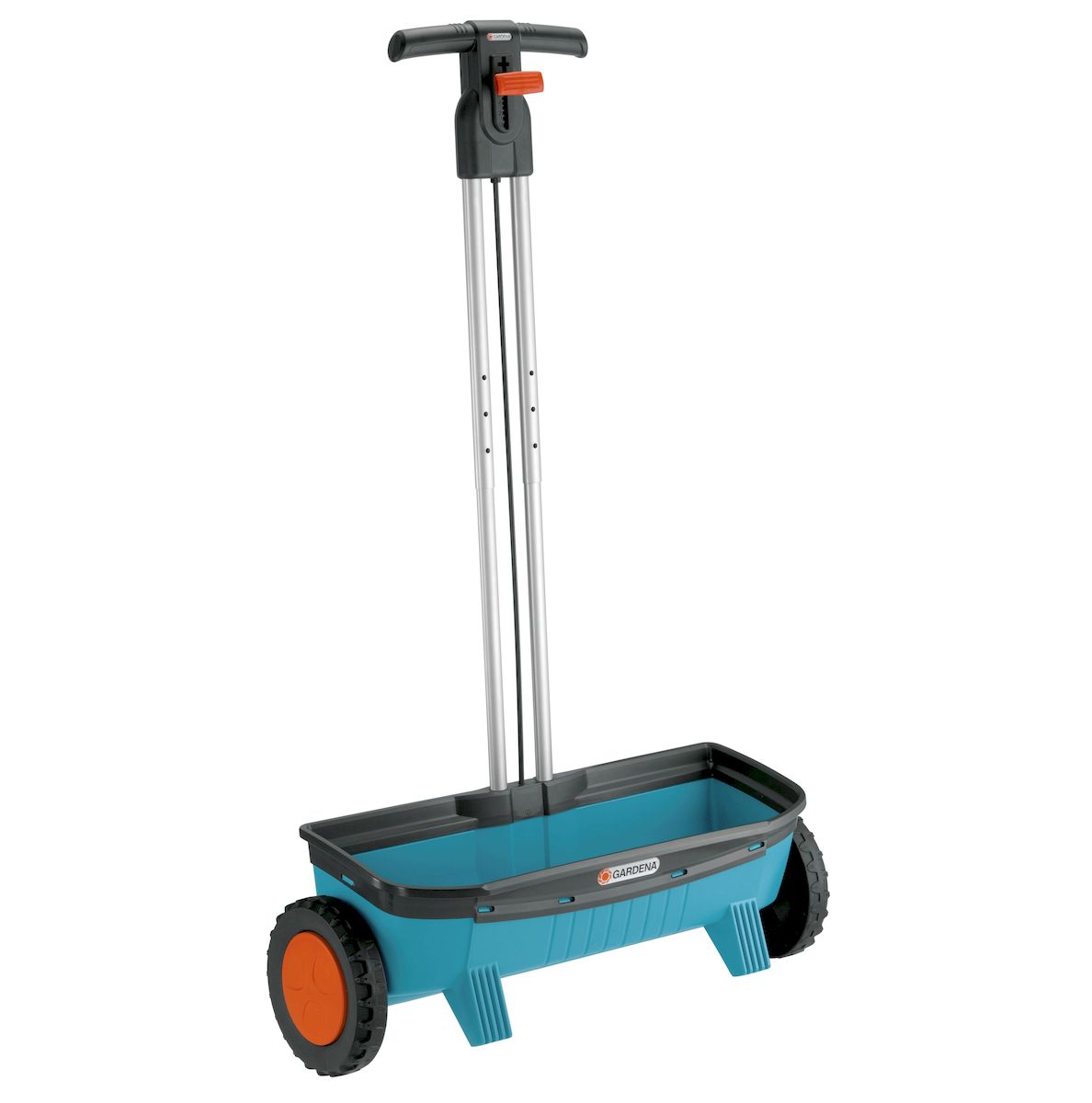 Разбрасыватель-сеялка Gardena Comfort 500, универсальный00433-20.000.00 Разбрасыватель-сеялка Gardena Comfort 500, универсальный00433-20.000.00Разбрасыватель-сеялка Gardena Comfort 500, имеющий ширину разбрасывания 53 см и объем 14 л, обеспечивает точное дозирование благодаря инновационному высокоэластичному разбрасывающему цилиндру. Двухколесный привод гарантирует плавность хода. Благодаря удобной функции свободного вращения колес разбрасывание происходит только тогда, когда вы толкаете устройство вперед. При заднем ходе или развороте разбрасыватель-сеялка не функционирует. В разбрасыватель можно загружать распределяемый материал различного размера: удобрения, семена, известь, песок, каменную крошку или соль. Разбрасыватель-сеялку можно использовать круглый год. Специальная таблица позволяет определять оптимальное количество удобрения или семян для неизменно точного дозирования. Прочная алюминиевая Т-образная рукоятка позволяет с легкостью управлять разбрасывателем одной или двумя руками. Дозировочный рычаг с функцией включения/выключения расположен прямо на ручке, что делает его использование особенно удобным. Контейнер изготовлен из высококачественного пластика; колеса обеспечивают прекрасное сцепление при любом использовании и на любой поверхности. Разбрасыватель-сеялку можно мыть струей воды. Рекомендуемая площадь газона - 500 м2 (+/-20%). Рабочая ширина - 0,53 м.Емкость контейнера - 14 л.