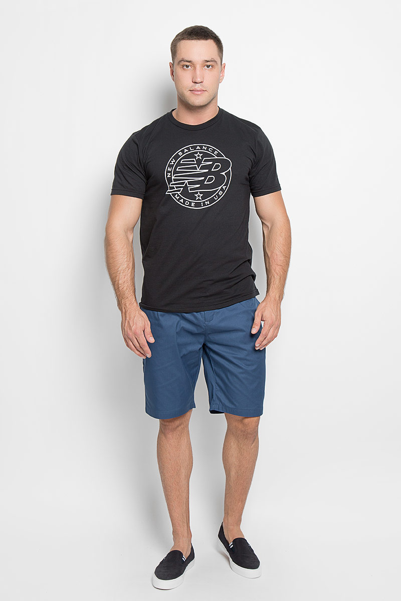 Футболка мужская New Balance Emblem Tee, цвет: черный. MT63519/BK. Размер M (46/48)MT63519/BK Футболка мужская New Balance Emblem Tee, цвет: черный. MT63519/BK. Размер M (46/48)MT63519/BKМужская футболка New Balance Emblem Tee, выполненная из хлопка и полиэстера, идеально подойдет для активного отдыха, прогулок или занятий спортом. Ткань тактильно приятная, обеспечивает идеальную посадку по фигуре, не сковывает движения и хорошо вентилируется. Футболка с короткими рукавами и круглым вырезом горловины имеет прямой силуэт. Вырез горловины дополнен трикотажной резинкой. Изделие оформлено логотипом New Balance.Такая модель будет дарить вам комфорт в течение всего дня и станет отличным дополнением к вашему гардеробу!