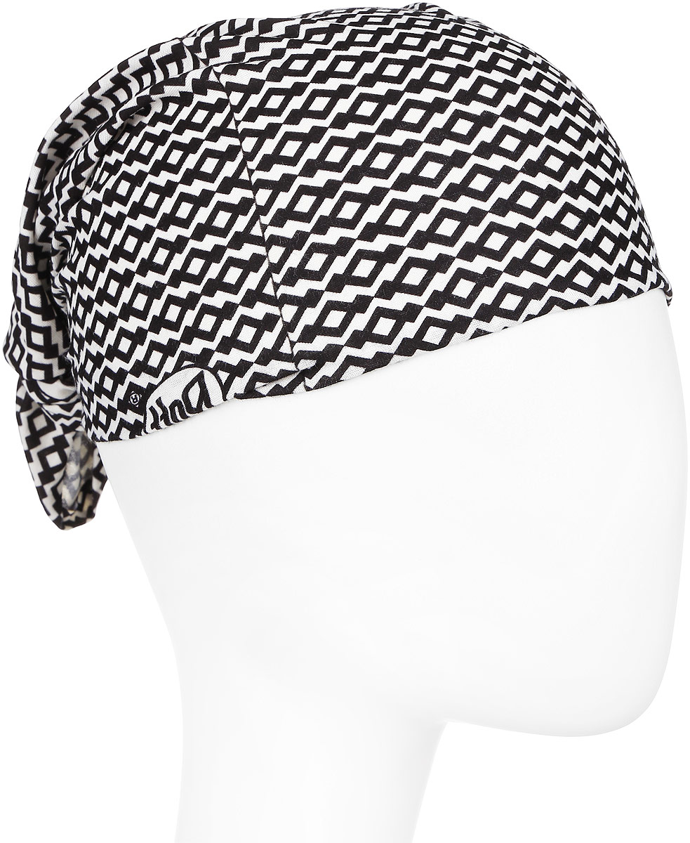 Бандана Buff High Uv Protection Kaba Multi, цвет: молочный, черный. 111429.555.10.00. Размер универсальный111429.555.10.00 Бандана Buff High Uv Protection Kaba Multi, цвет: молочный, черный. 111429.555.10.00. Размер универсальный111429.555.10.00Многофункциональная банданаBuff High Uv Protection Kaba Multi выполнена из мягкого материала. Благодаря материалу Coolmax, влага моментально отводится наружу и высыхает, также обеспечивается 95% защита от ультрафиолетовых лучей. Специальная четырехканальная структура материала Coolmax Extreme формирует систему, которая выводит влагу наружу от кожи к внешнему слою ткани, где испаряется и высыхает быстрее, нежели на любом другом материале. Благодаря своевременному отводу влаги поддерживается нормальная температура тела, и снижается риск перегрева. Ткань обработана ионами серебра, обеспечивающими длительный антибактериальный эффект и предотвращающими появление запаха. Материал не теряет цвет и эластичность, не требует глажки. Бесшовная бандана-труба оформлена контрастным принтом и надписями. Модель можно носить на шее и на голове, как шейный платок, маску, бандану, шапку и подшлемник. Изделие очень эластично и принимает практически любую форму. Свойства материала позволяют использовать бандану в любое время года, при занятиях любым видом спорта, активного отдыха, туризма или рыбалки.