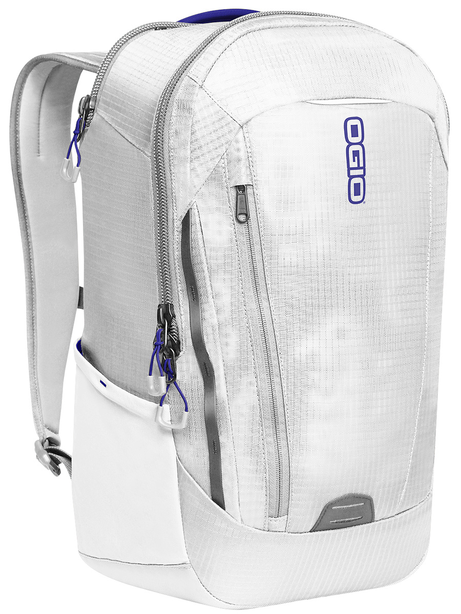 Рюкзак городской OGIO Apollo Pack, цвет: белый, синий, 20 л111106-561 Рюкзак городской OGIO Apollo Pack, цвет: белый, синий, 20 л111106-561Рюкзак OGIO Apollo Pack разработан для ярких и модных людей! Он позволит вам взять с собой все необходимое.Этот рюкзак достаточно вместительный, благодаря чему у вас есть возможность взять с собой множество необходимых вещей, и при этом совсем не громоздкий. Множество специализированных карманов помогают распределить вещи в рюкзаке наиболее оптимальным способом, а современный дизайн и отличный внешний вид дополнят ваш образ. OGIO - высокотехнологичный продукт от американского производителя. Вместимые сумки для путешествий, работы и отдыха, специальная коллекция городских сумок для женщин, жесткие боксы под мелкий инвентарь и многое другое.Объем: 20 л.