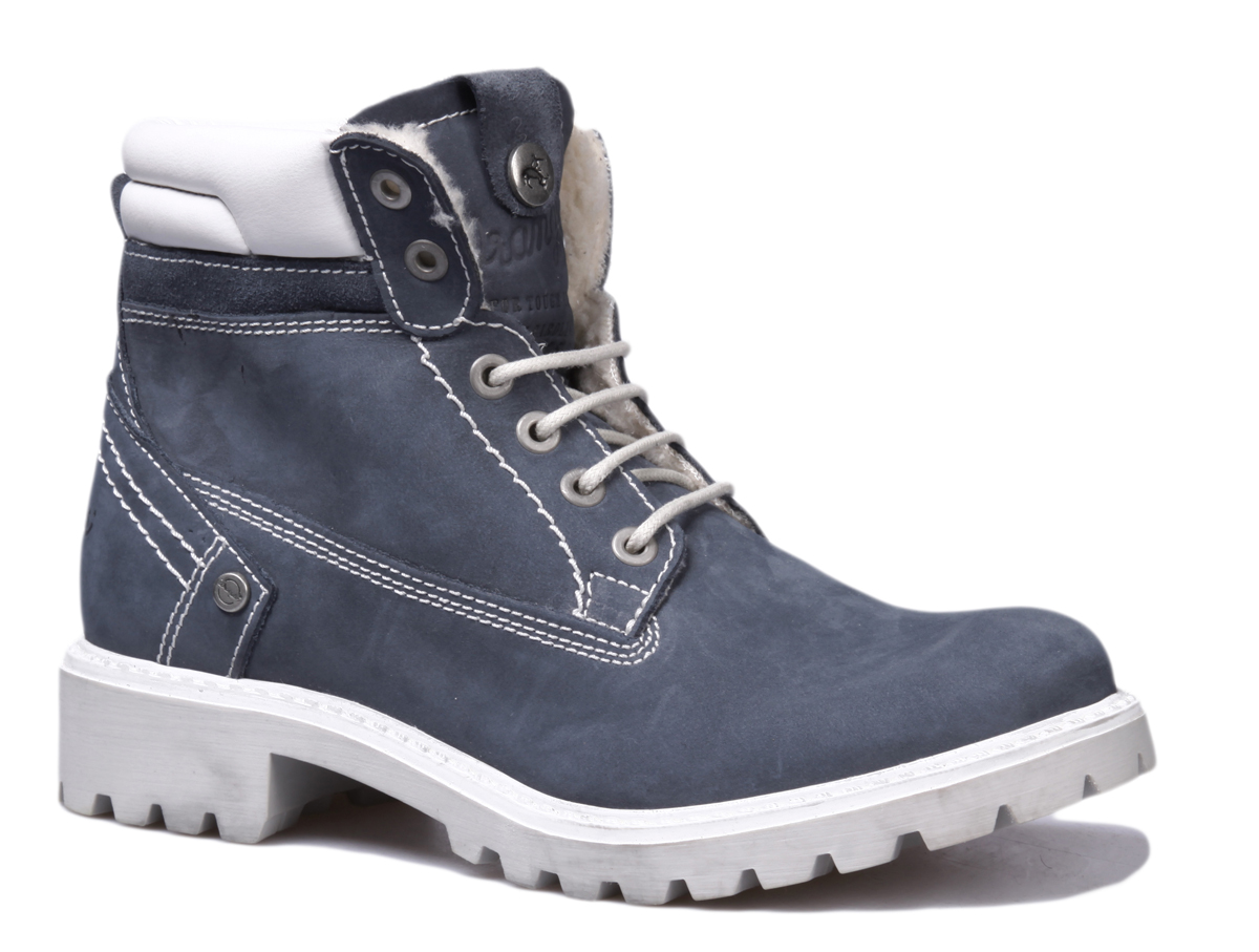 Ботинки женские Wrangler Creek Fur, цвет: синий. WL162500/F-118. Размер 37WL162500/F-118 Ботинки женские Wrangler Creek Fur, цвет: синий. WL162500/F-118. Размер 37WL162500/F-118Стильные женские ботинки Wrangler надежно защитят вас от холода. Верх выполнен из нубука. Подкладка и стелька изготовлены из искусственного меха, позволяющего сохранять ваши ноги в тепле. Шнуровка надежно фиксирует модель на ноге. Оформлено изделие контрастной прострочкой. Резиновая подошва с рифлением обеспечивает хорошее сцепление с поверхностью. Такие ботинки отлично подойдут для каждодневного использования и подчеркнут ваш стиль и индивидуальность.