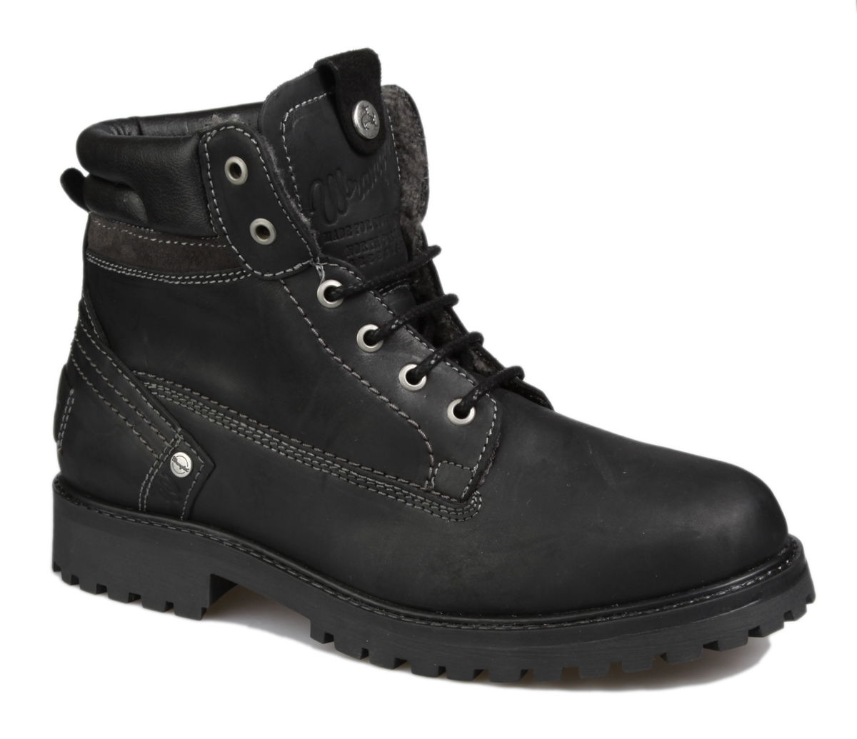 Ботинки мужские Wrangler Yuma Creek Fur, цвет: черный. WM152007/F-62. Размер 41WM152007/F-62 Ботинки мужские Wrangler Yuma Creek Fur, цвет: черный. WM152007/F-62. Размер 41WM152007/F-62Стильные мужские ботинки Yuma Creek Fur от Wrangler выполнены из натуральной кожи. Подкладка и стелька из искусственного меха не дадут ногам замерзнуть. Шнуровка надежно зафиксирует модель на ноге. Подошва дополнена рифлением.