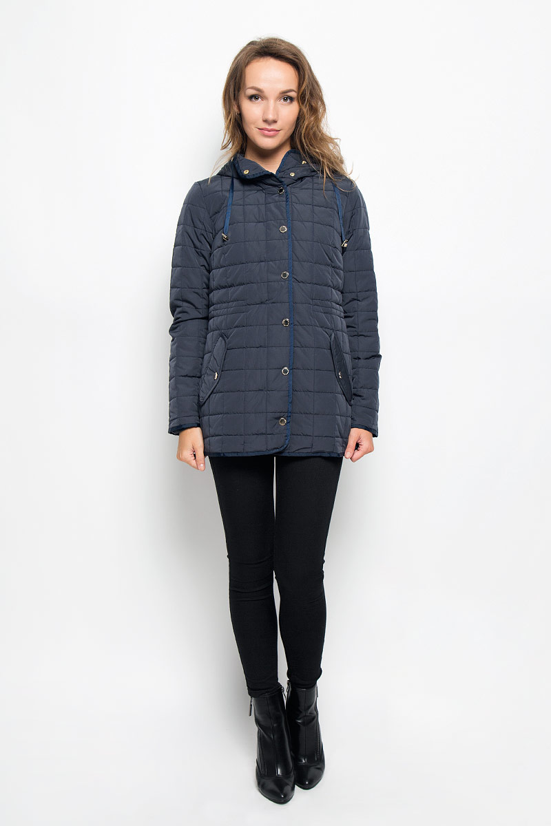 Куртка женская Baon, цвет: темно-синий. B036537. Размер M (46)B036537_DARK NAVY Куртка женская Baon, цвет: темно-синий. B036537. Размер M (46)B036537_DARK NAVYСтильная женская куртка Baon отлично подойдет для прохладной погоды. Модель с несъемным капюшоном со скрытым шнурком и длинными рукавами застегивается на застежку-молнию по всей длине, а также на ветрозащитную планку на кнопках. По линии талии с внутренней стороны модель дополнена скрытой утягивающей резинкой. Спереди модель дополнена двумя прорезными карманами с клапанами на кнопках. Эта модная куртка послужит отличным дополнением к вашему гардеробу.