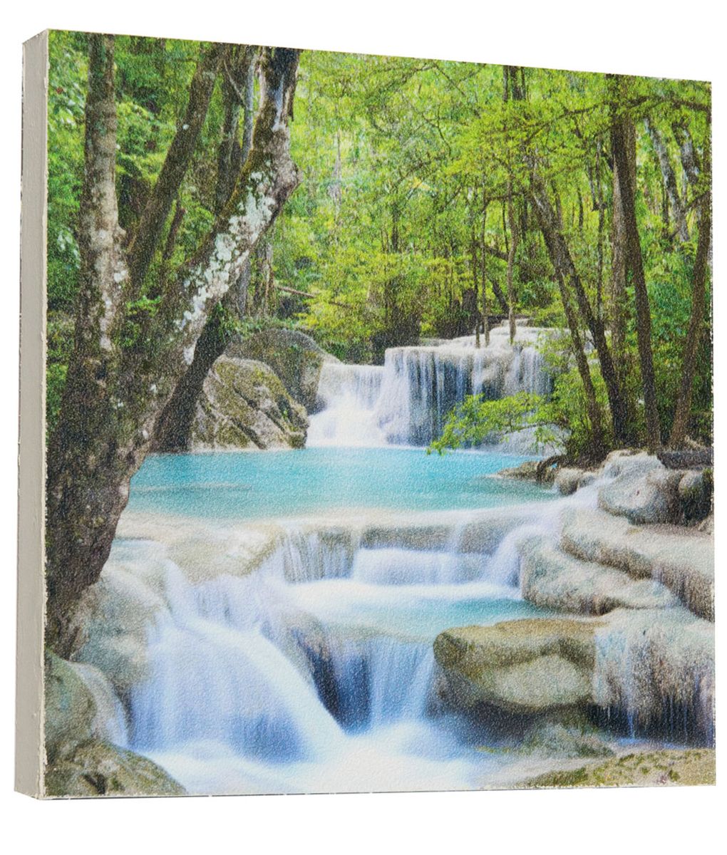 Картина Mister Poster Водопад посреди леса, 22 х 22 см0300-22-22 Картина Mister Poster Водопад посреди леса, 22 х 22 см0300-22-22Картина Mister Poster - это высококачественная репродукция на деревянной раме. Лицевая поверхность имитирует штукатурку или натуральный холст, края окрашены вручную специальным декоративным составом.Современные технологии, уникальное оборудование и оригинальные чернила, используемые при изготовлении, делают постер устойчивым к выцветанию, а также гарантируют стойкость к воздействию негативных внешних факторов. Интерьер дома и офиса, в котором находится человек, в значительной степени влияет на его настроение и работоспособность. Правильное оформление интерьера создает благоприятный психологический климат, улучшает настроение и мотивирует. Добавьте «красок» в ваш интерьер и, возможно, в вашу жизнь.
