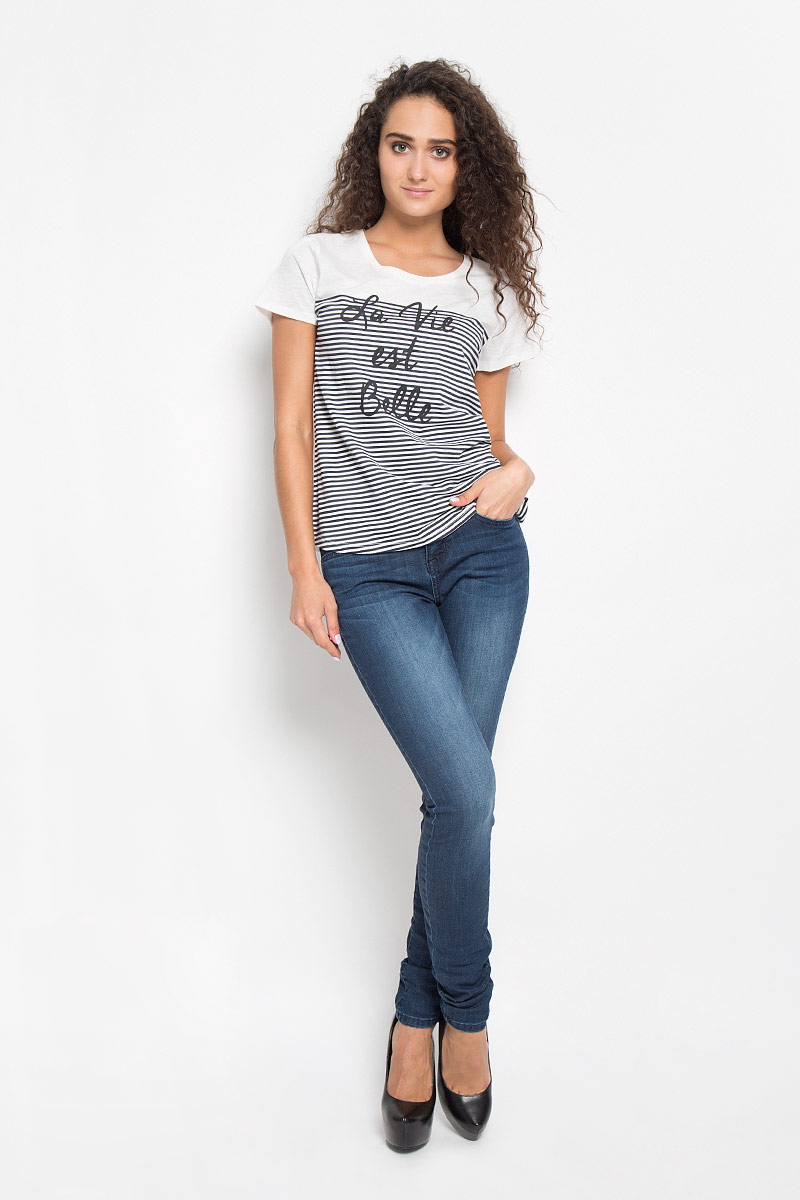 Футболка женская Tom Tailor Denim, цвет: белый, черный. 1035524.00.71_6901. Размер L (48)1035524.00.71_6901 Футболка женская Tom Tailor Denim, цвет: белый, черный. 1035524.00.71_6901. Размер L (48)1035524.00.71_6901Стильная женская футболка Tom Tailor Denim, выполненная из высококачественного мягкого хлопка, великолепно тянется, обладает высокой теплопроводностью, воздухопроницаемостью и гигроскопичностью, позволяет коже дышать.Классическая модель с короткими рукавами и круглым вырезом горловины - идеальный вариант для создания образа в стиле Casual. Спереди футболка оформлена контрастным принтом в виде горизонтальных полос, на которых изображена надпись на английском языке.Такая модель будет дарить вам комфорт в течение всего дня и послужит замечательным дополнением к вашему гардеробу.