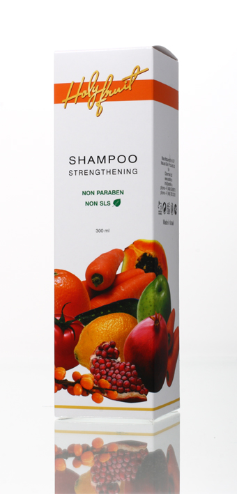 Holy Fruit Шампунь укрепляющий Strengthening Shampoo, 300 мл7290008564274 Holy Fruit Шампунь укрепляющий Strengthening Shampoo, 300 мл7290008564274Укрепляющий шампунь активизирует обменные процессы в коже головы, насыщает микроэлементами и укрепляет корни волос, питает волосы по всей длине. Жирные кислоты кокосового масла эффективно очищают от загрязнений, оказывая мягкое воздействие на защитный барьер кожи. Входящая в состав шампуня морская соль оказывает антибактериальное действие, стимулируют процессы в луковицах волос. Масло розмарина возвращает волосам блеск, эластичность и шелковистость. Гель алоэ вера увлажняет и оздоравливает кожу головы. Пантенол защищает волосы от негативного влияния окружающей среды.