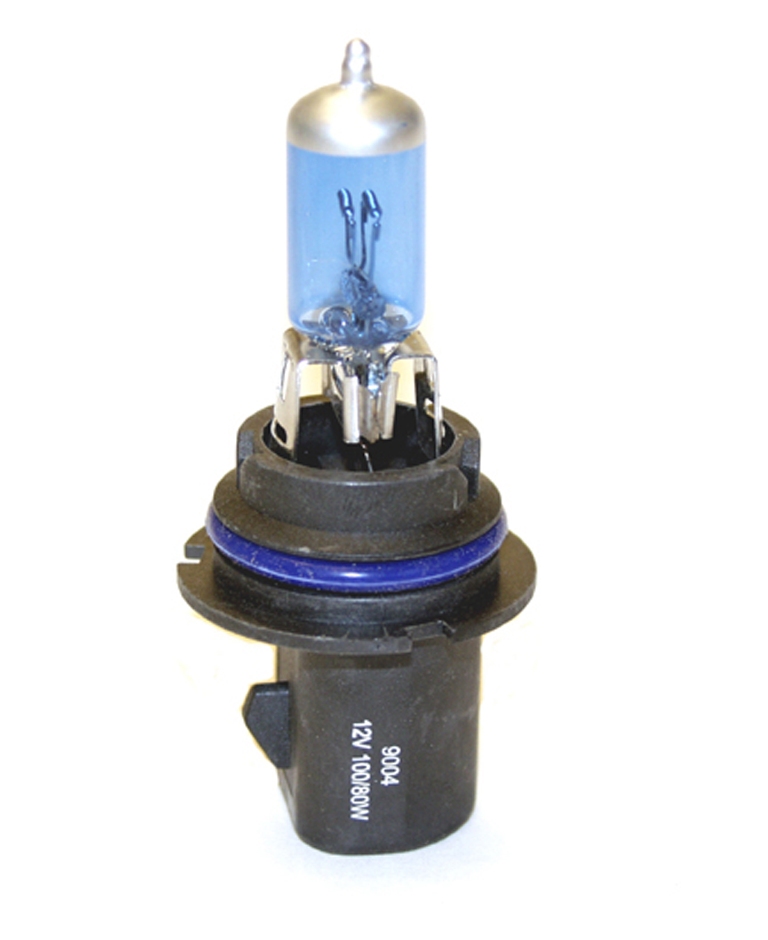 Лампа автомобильная галогенная Clearlight WhiteLight, НВ5, 12V, 65/45WML9007WL Лампа автомобильная галогенная Clearlight WhiteLight, НВ5, 12V, 65/45WML9007WLГалогеновая лампа Clearlight WhiteLight позволяет заменять штатные лампы накаливания благодаря одинаковой температуре свечения в 3500 К голубовато-белого цвета.Отличительные особенности лампы Clearlight WhiteLight:- увеличенный срок службы, так как при изготовлении не используется нить накаливания, которая не выдерживает высоких температур и вибронагрузок;- простая установка. Своими характеристиками (напряжением 12 вольт и мощностью 65/45 Ватт) лампы модели Clearlight WhiteLight не уступают штатным лампам в светопередаче, выдавая 1500 люмен при небольшом энергопотреблении, что снижает нагрузку на генератор, аккумулятор автомобиля и снижает расход топлива.