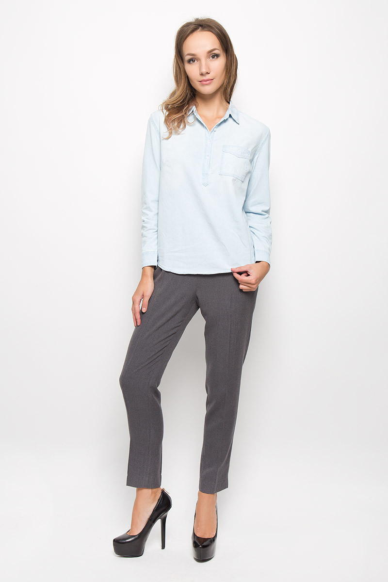 Рубашка женская Sela Casual, цвет: светло-голубой. Bj-332/027-6313. Размер XL (50)Bj-332/027-6313 Рубашка женская Sela Casual, цвет: светло-голубой. Bj-332/027-6313. Размер XL (50)Bj-332/027-6313Женская рубашка Sela Casual, выполненная из натурального хлопка, идеально подойдет для повседневной носки. Материал изделия приятный на ощупь, не стесняет движений и позволяет коже дышать, обеспечивая комфорт. Рубашка с отложным воротником и длинными рукавами застегивается сверху на пуговицы. На манжетах предусмотрены застежки-пуговицы. На груди расположен накладной карман с застежкой-пуговицей. Такая рубашка подчеркнет ваш вкус и поможет создать современный и стильный образ!