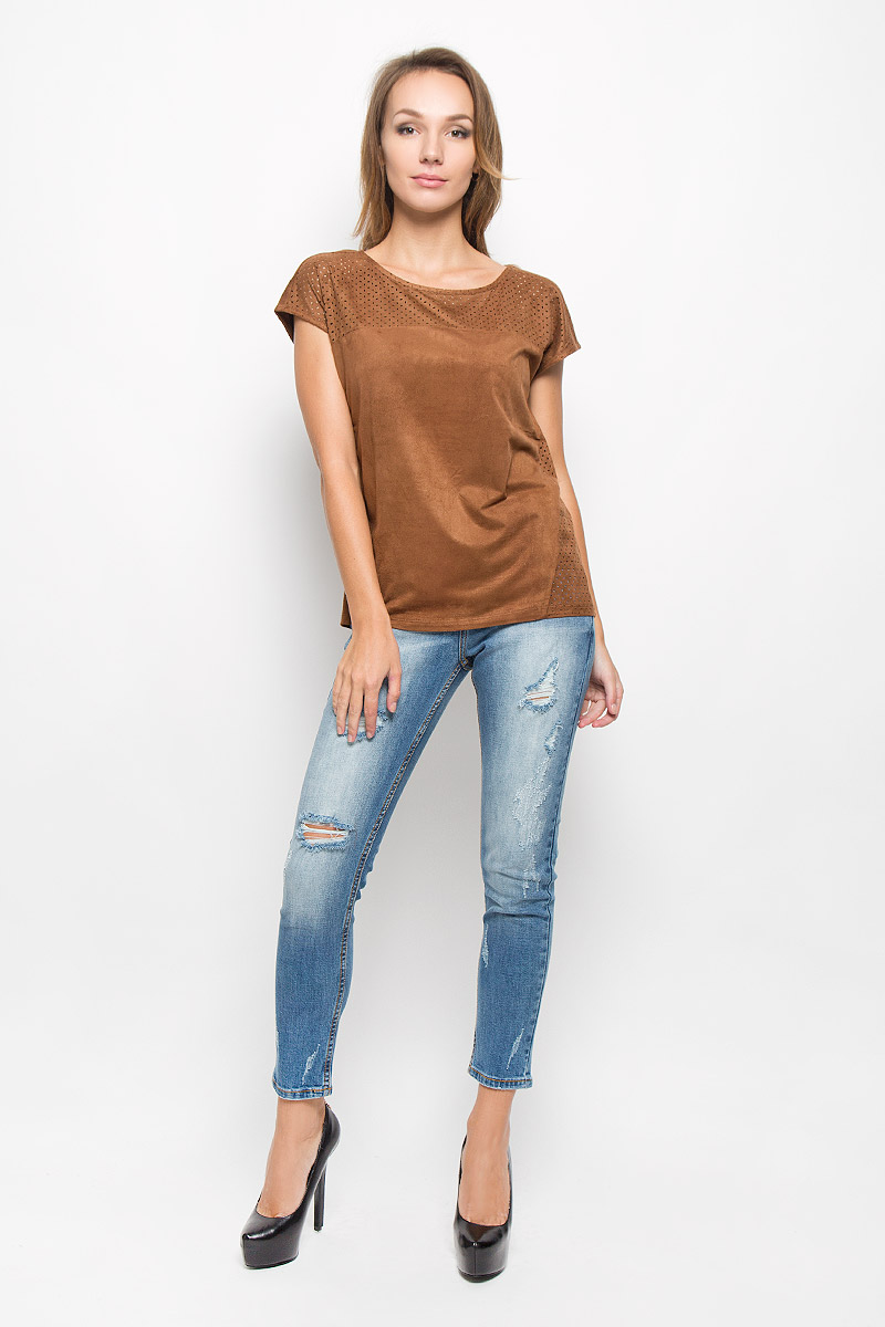 Футболка женская Sela Casual, цвет: коричневый. Ts-111/210-6373. Размер M (46)Ts-111/210-6373 Футболка женская Sela Casual, цвет: коричневый. Ts-111/210-6373. Размер M (46)Ts-111/210-6373Оригинальная женская футболка Sela Casual выполнена из полиэстера с добавлением эластана. Материал с фактурой под замшу необычайно мягкий и приятный на ощупь, не стесняет движений, обеспечивает комфорт при носке.Футболка с круглым вырезом горловины и короткими рукавами имеет прямой силуэт. Изделие дополнено вставками с перфорированным узором. Современный дизайн и расцветка делают эту модель стильным и модным предметом женской одежды. Обладательница этой футболки всегда будет в центре внимания!