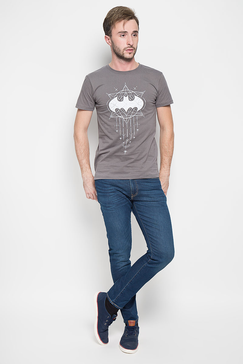 Футболка мужская RHS Batman, цвет: серый. 44651. Размер XL (52)44651 Футболка мужская RHS Batman, цвет: серый. 44651. Размер XL (52)44651Оригинальная мужская футболка RHS Batman, выполненная из высококачественного хлопка, обладает высокой теплопроводностью, воздухопроницаемостью и гигроскопичностью, позволяет коже дышать. Модель с короткими рукавами и круглым вырезом горловины, оформлена крупным принтом спереди на тематику известного комикса Batman. Горловина дополнена эластичной трикотажной резинкой.Идеальный вариант для тех, кто ценит комфорт и качество.