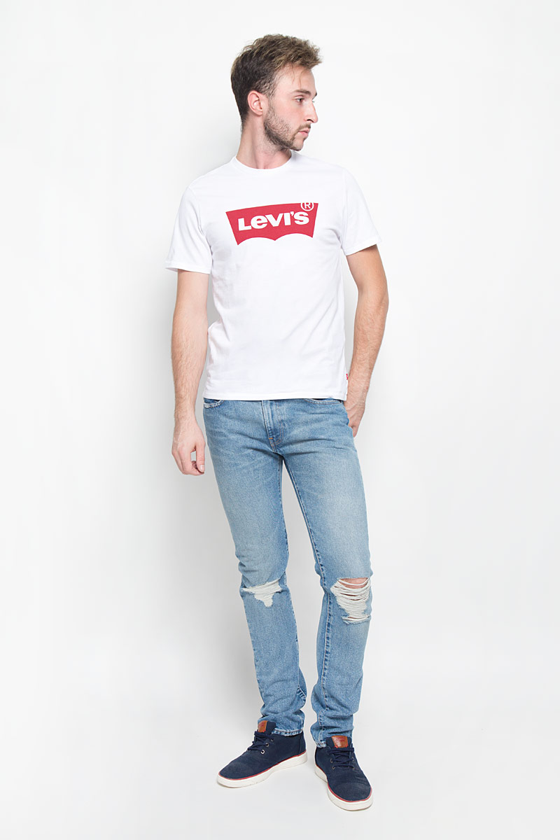Футболка мужская Levis®, цвет: белый, красный. 1778301400. Размер M (46)1778301400 Футболка мужская Levis®, цвет: белый, красный. 1778301400. Размер M (46)1778301400Стильная мужская футболка Levis®, выполненная из 100% хлопка, обладает высокой теплопроводностью, воздухопроницаемостью и гигроскопичностью. Она необычайно мягкая и приятная на ощупь, не сковывает движения и превосходно пропускает воздух. Такая футболка превосходно подойдет как для занятия спортом, так и для повседневной носки.Модель с короткими рукавами и круглым вырезом горловины - идеальный вариант для создания модного современного образа. Футболка оформлена крупным принтом с логотипом Levis®.Эта модель подарит вам комфорт в течение всего дня и послужит замечательным дополнением к вашему гардеробу.