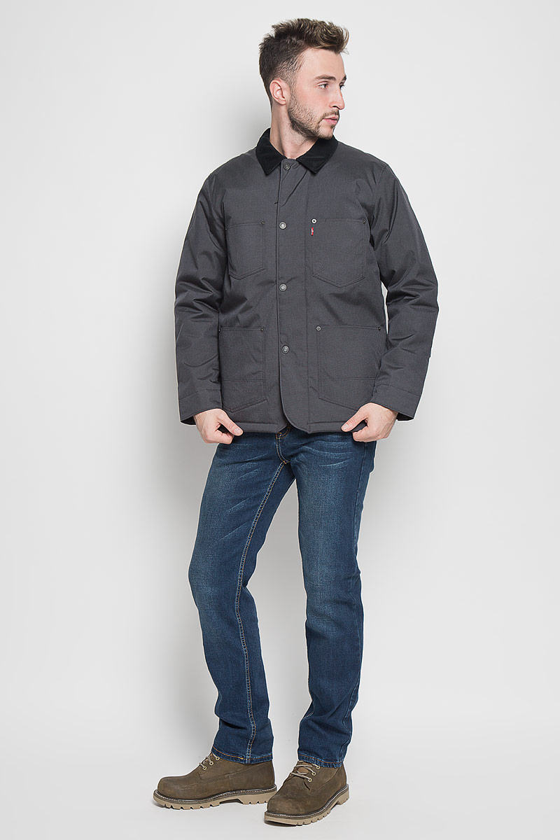 Куртка мужская Levis®, цвет: темно-серый. 2767900010. Размер M (46)2767900010 Куртка мужская Levis®, цвет: темно-серый. 2767900010. Размер M (46)2767900010Стильная мужская куртка Levis® превосходно подойдет для прохладных дней. Куртка выполнена из полиамида, она отлично защищает от дождя, снега и ветра, а наполнитель из синтепона превосходно сохраняет тепло. Модель с длинными рукавами и отложным воротником застегивается на застежку-молнию спереди и имеет ветрозащитный клапан на кнопках. Изделие дополнено четырьмя накладными карманами спереди, а также внутренним втачным карманом на молнии. Рукава дополнены манжетами на кнопках.Эта модная и в то же время комфортная куртка согреет вас в холодное время года и отлично подойдет как для прогулок, так и для активного отдыха.