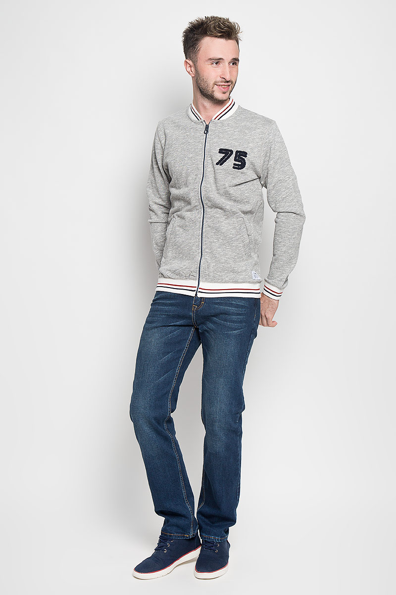 Толстовка мужская Tom Tailor Denim, цвет: серый. 2530432.00.12_2801. Размер S (46)2530432.00.12_2801 Толстовка мужская Tom Tailor Denim, цвет: серый. 2530432.00.12_2801. Размер S (46)2530432.00.12_2801Стильная мужская толстовка Tom Tailor Denim, изготовленная из высококачественного хлопка, необычайно мягкая и приятная на ощупь, не сковывает движения, обеспечивая наибольший комфорт. Толстовка с V-образным вырезом горловины и длинными рукавами застегивается на застежку-молнию. Спереди модель дополнена двумя врезными карманами. Толстовка имеет трикотажную резинку по низу, манжетам и воротнику, что предотвращает проникновение холодного воздуха. Эта модная и в тоже время комфортная толстовка отличный вариант, как для активного отдыха, так и для занятий спортом!
