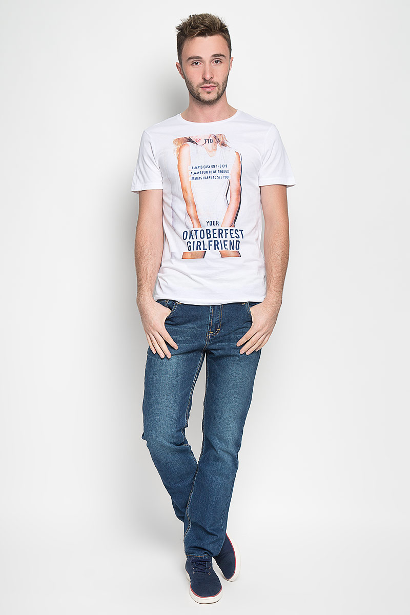 Футболка мужская Tom Tailor Denim, цвет: белый. 1035861.00.12_2000. Размер XXL (54)1035861.00.12_2000 Футболка мужская Tom Tailor Denim, цвет: белый. 1035861.00.12_2000. Размер XXL (54)1035861.00.12_2000Стильная мужская футболка Tom Tailor Denim выполнена из натурального хлопка. Материал очень мягкий и приятный на ощупь, обладает высокой воздухопроницаемостью и гигроскопичностью, позволяет коже дышать. Модель с круглым вырезом горловины и короткими рукавами оформлена оригинальным принтом с надписями.Такая модель подарит вам комфорт в течение всего дня и послужит замечательным дополнением к вашему гардеробу.