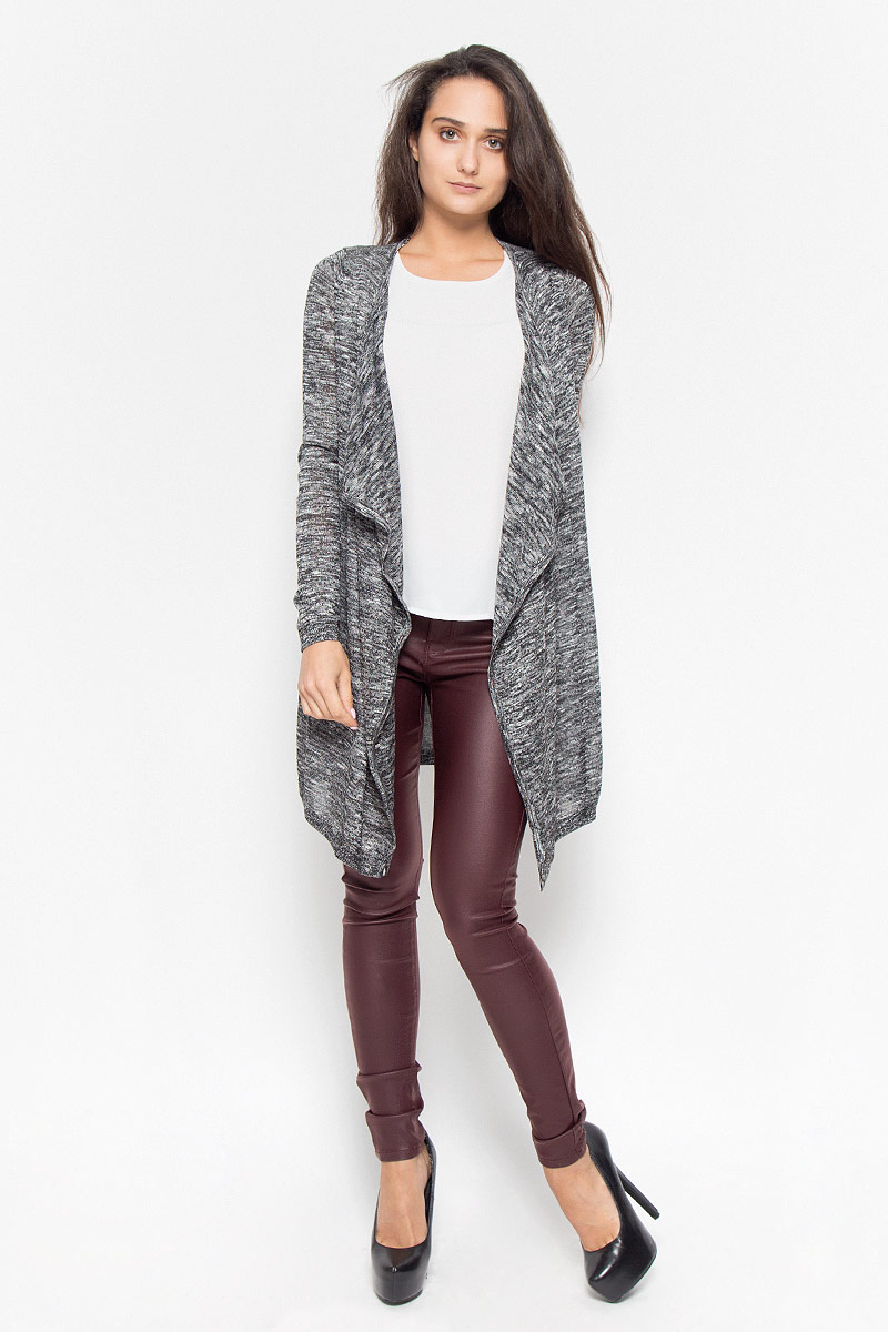 Кардиган женский Vero Moda, цвет: черный, белый. 10158335. Размер L (46)10158335_Black Кардиган женский Vero Moda, цвет: черный, белый. 10158335. Размер L (46)10158335_BlackЖенский кардиган Vero Moda выполнен из полиэстера с добавлением вискозы, благодаря чему великолепно сохраняет тепло, позволяет коже дышать и обладает высокой гигроскопичностью. Удлиненная модель с длинными рукавами не имеет застежек и красиво драпируется. Тонкий вязаный кардиган - идеальный вариант для создания неотразимого образа. Такая модель будет дарить вам комфорт в течение всего дня и послужит замечательным дополнением к вашему гардеробу.
