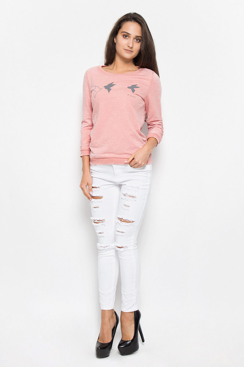 Свитшот женский Tom Tailor Denim, цвет: розовый. 2530418.00.71_4728. Размер XS (42)2530418.00.71_4728 Свитшот женский Tom Tailor Denim, цвет: розовый. 2530418.00.71_4728. Размер XS (42)2530418.00.71_4728Стильный женский свитшот Tom Tailor Denim, изготовленный из высококачественного материала, мягкий и приятный на ощупь, не сковывает движений и обеспечивает наибольший комфорт.Модель с круглым вырезом горловины и рукавами 7/8 оформлена оригинальным принтом и вышивкой. Рукава оформлены сборкой. Манжеты, горловина и низ изделия дополнены трикотажными резинками. Этот свитшот - настоящее воплощение комфорта, он послужит отличным дополнением к вашему гардеробу. В нем вы будете чувствовать себя уютно в прохладное время года.