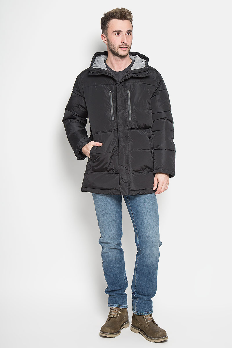 Куртка мужская Sela Casual Wear, цвет: черный. Cp-226/358-6313. Размер XL (52)Cp-226/358-6313 Куртка мужская Sela Casual Wear, цвет: черный. Cp-226/358-6313. Размер XL (52)Cp-226/358-6313Стильная мужская куртка Sela Casual Wear превосходно подойдет для прохладных дней. Куртка выполнена из полиэстера, она отлично защищает от дождя, снега и ветра, а наполнитель из синтепона превосходно сохраняет тепло. Модель с длинными рукавами и несъёмным капюшоном застегивается на застежку-молнию спереди и имеет ветрозащитный клапан на липучках и кнопках. Объем капюшона регулируется при помощи шнурка-кулиски. Изделие дополнено двумя втачными карманами на кнопкахи двумя втачными карманами на застежках-молниях спереди, а также внутренним накладным карманом на молнии. Рукава дополнены внутренними трикотажными манжетами. По низу куртка дополнена шнурком-кулиской.Эта модная и комфортная куртка согреет вас в холодное время года и отлично подойдет как для прогулок, так и для активного отдыха.