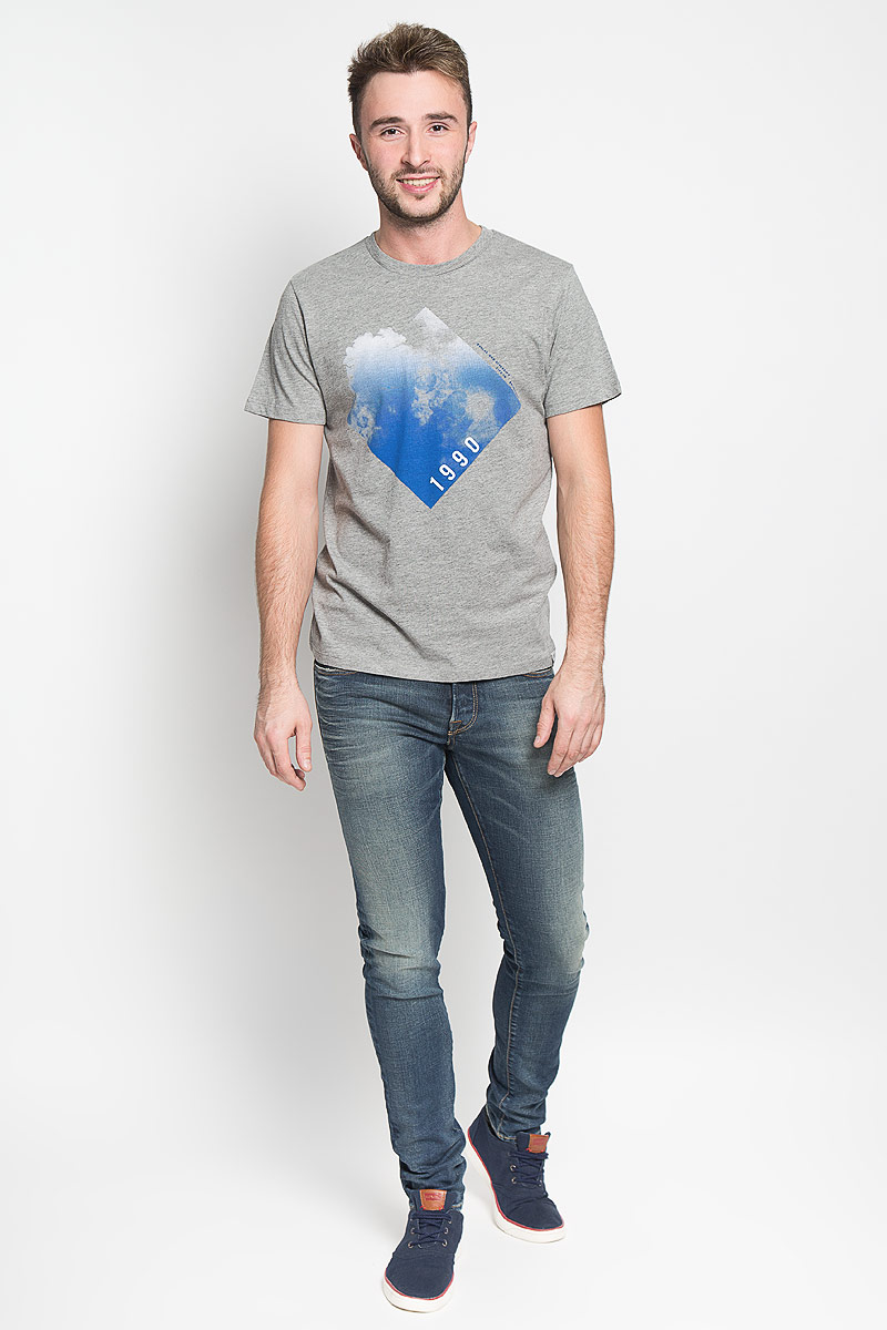 Футболка мужская Jack & Jones, цвет: серый. 12108920. Размер M (46)12108920_Light Grey Melange Футболка мужская Jack & Jones, цвет: серый. 12108920. Размер M (46)12108920_Light Grey MelangeСтильная мужская футболка Jack & Jones, выполненная из хлопка с добавлением вискозы, обладает высокой теплопроводностью, воздухопроницаемостью и гигроскопичностью. Она необычайно мягкая и приятная на ощупь, не сковывает движения и превосходно пропускает воздух. Такая футболка превосходно подойдет как для занятий спортом, так и для повседневной носки.Модель с короткими рукавами и круглым вырезом горловины - идеальный вариант для создания модного современного образа. Футболка оформлена принтом с изображением облаков. Эта модель подарит вам комфорт в течение всего дня и послужит замечательным дополнением к вашему гардеробу.
