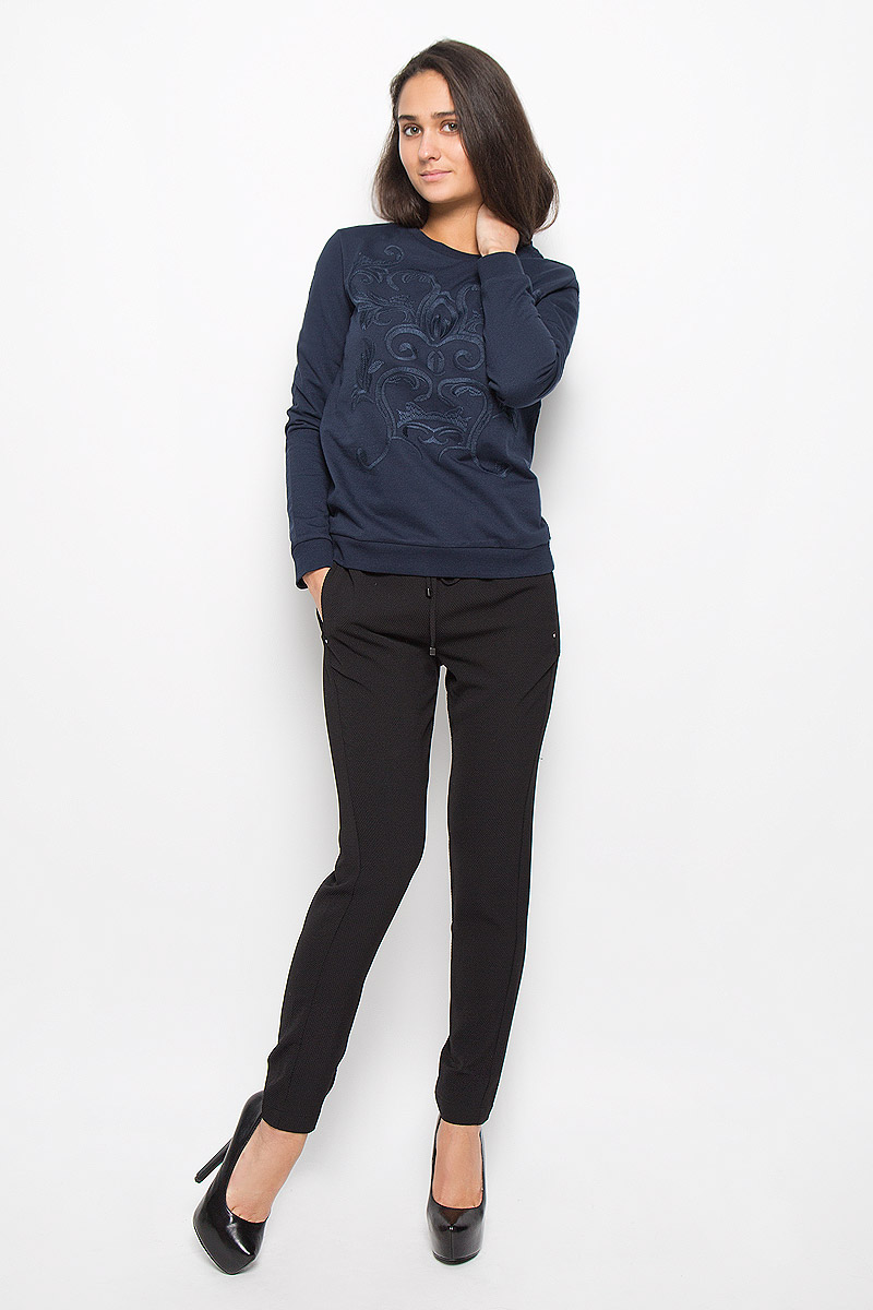 Свитшот женский Sela Casual, цвет: темно-синий. St-313/1060-6313. Размер S (44)St-313/1060-6313 Свитшот женский Sela Casual, цвет: темно-синий. St-313/1060-6313. Размер S (44)St-313/1060-6313Стильный свитшот Sela Casual, изготовленный из хлопка с добавлением полиэстера, необычайно мягкий и приятный на ощупь, не сковывает движения, обеспечивая наибольший комфорт. Изделие с круглым вырезом горловины и длинными рукавами. Горловина, низ рукавов и низ изделия связаны резинкой. Изделие оформлено оригинальными, вышитыми узорами. Этот модный и в тоже время комфортный свитшот - отличный вариант для активного отдыха.